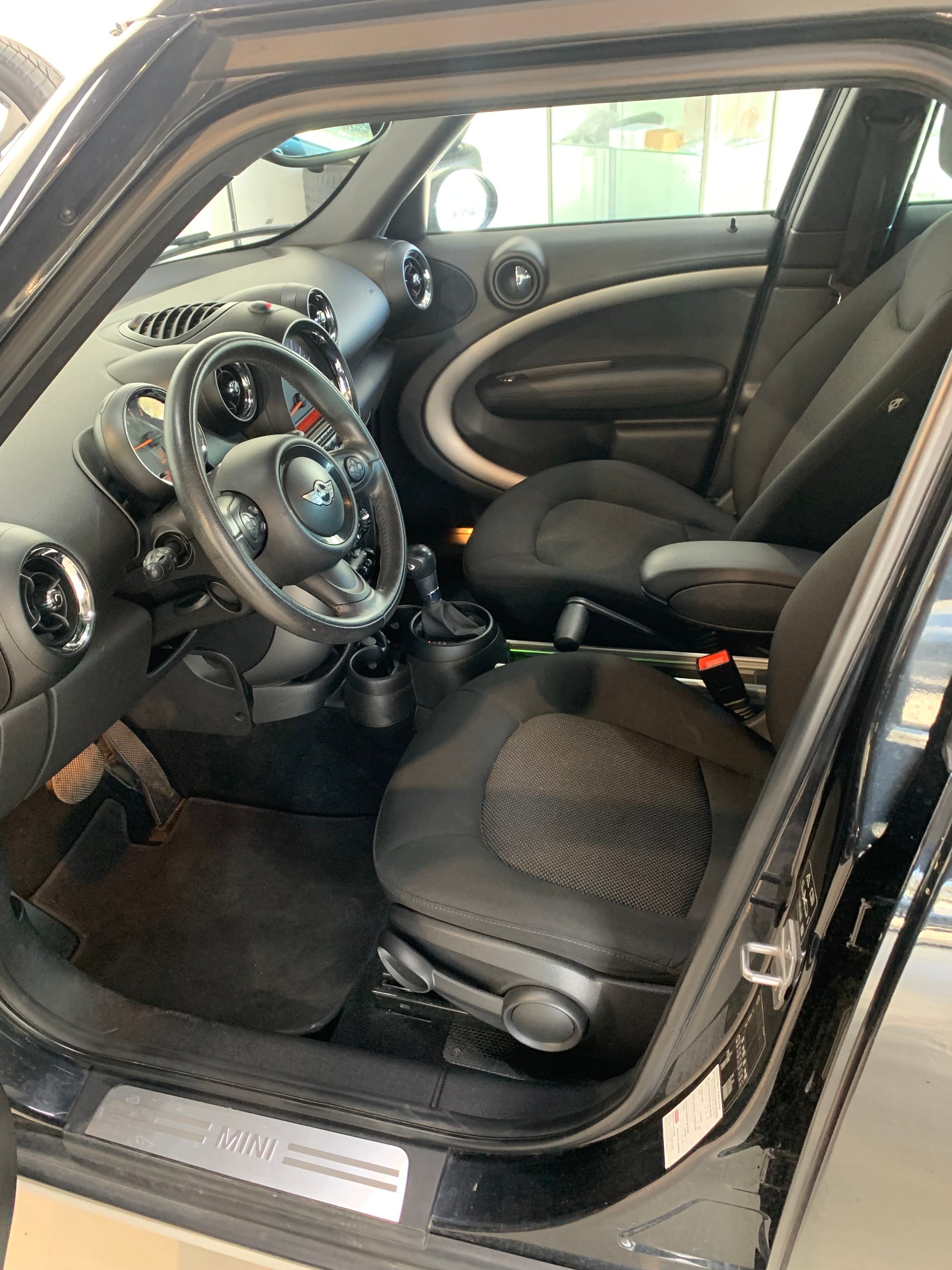 MINI Countryman Cooper ALL4 Steptronic-image-16