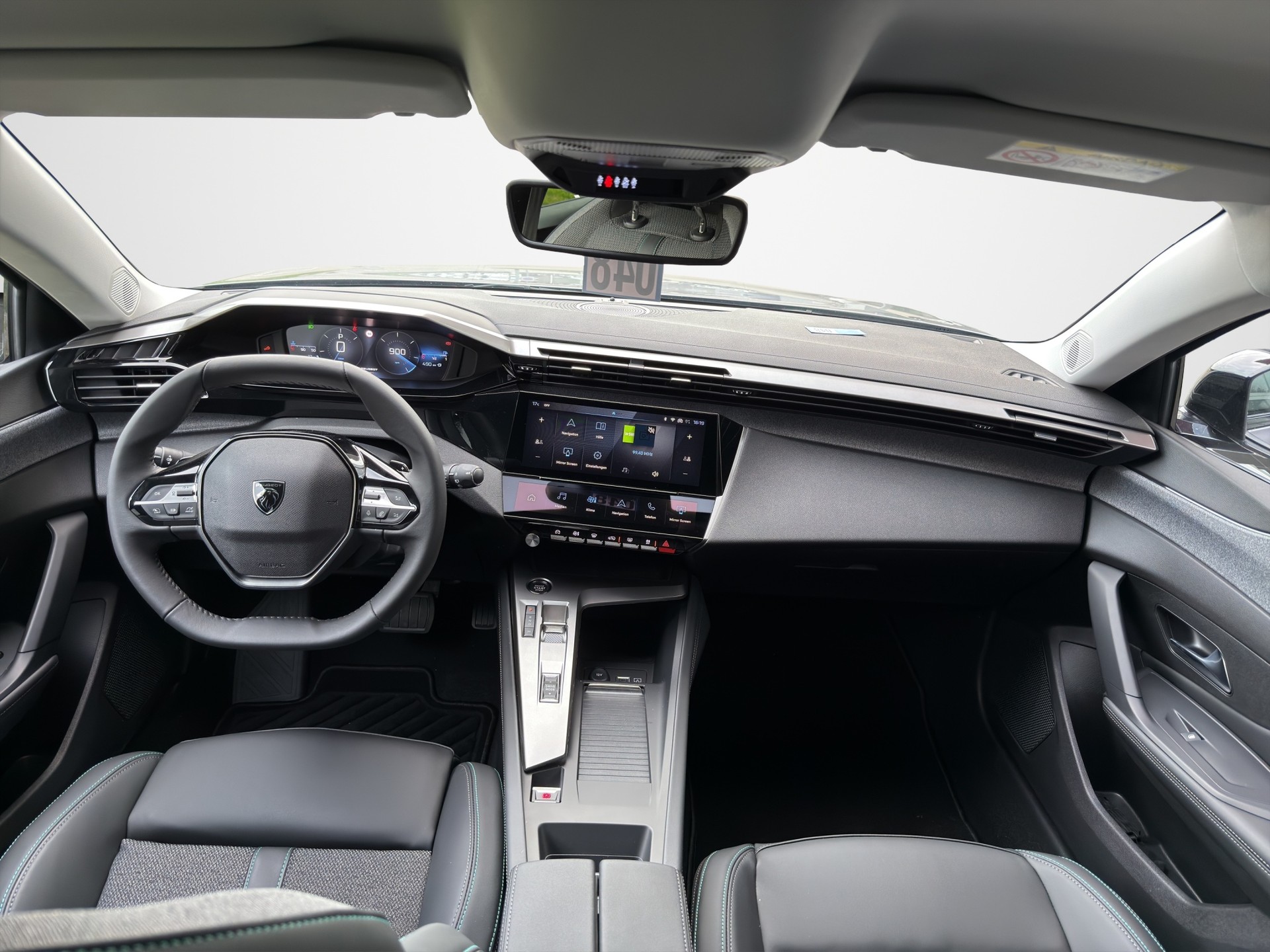PEUGEOT 308 1.2 Pure Tech Allure EAT8-image-6
