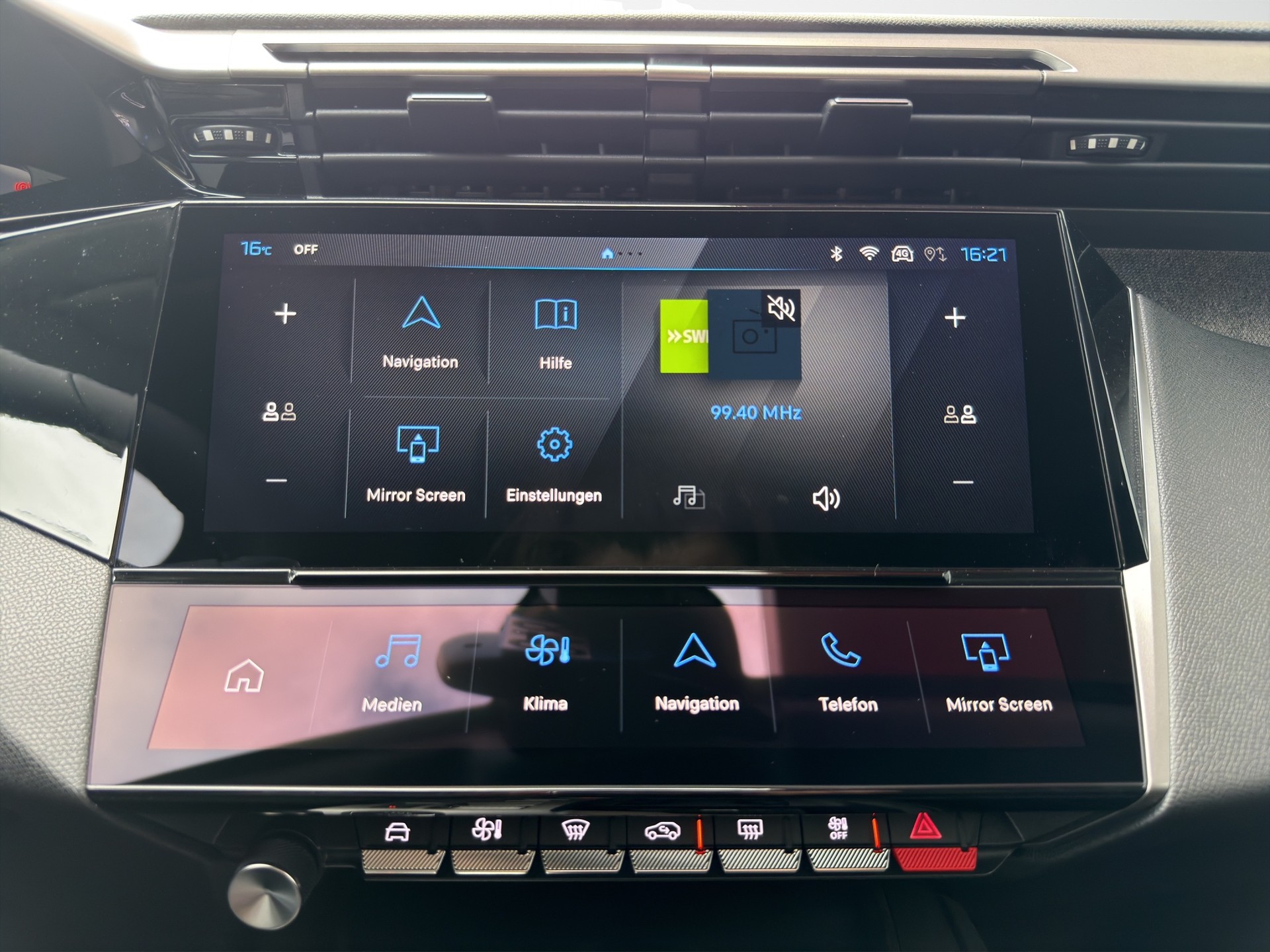 PEUGEOT 308 1.2 Pure Tech Allure EAT8-image-11