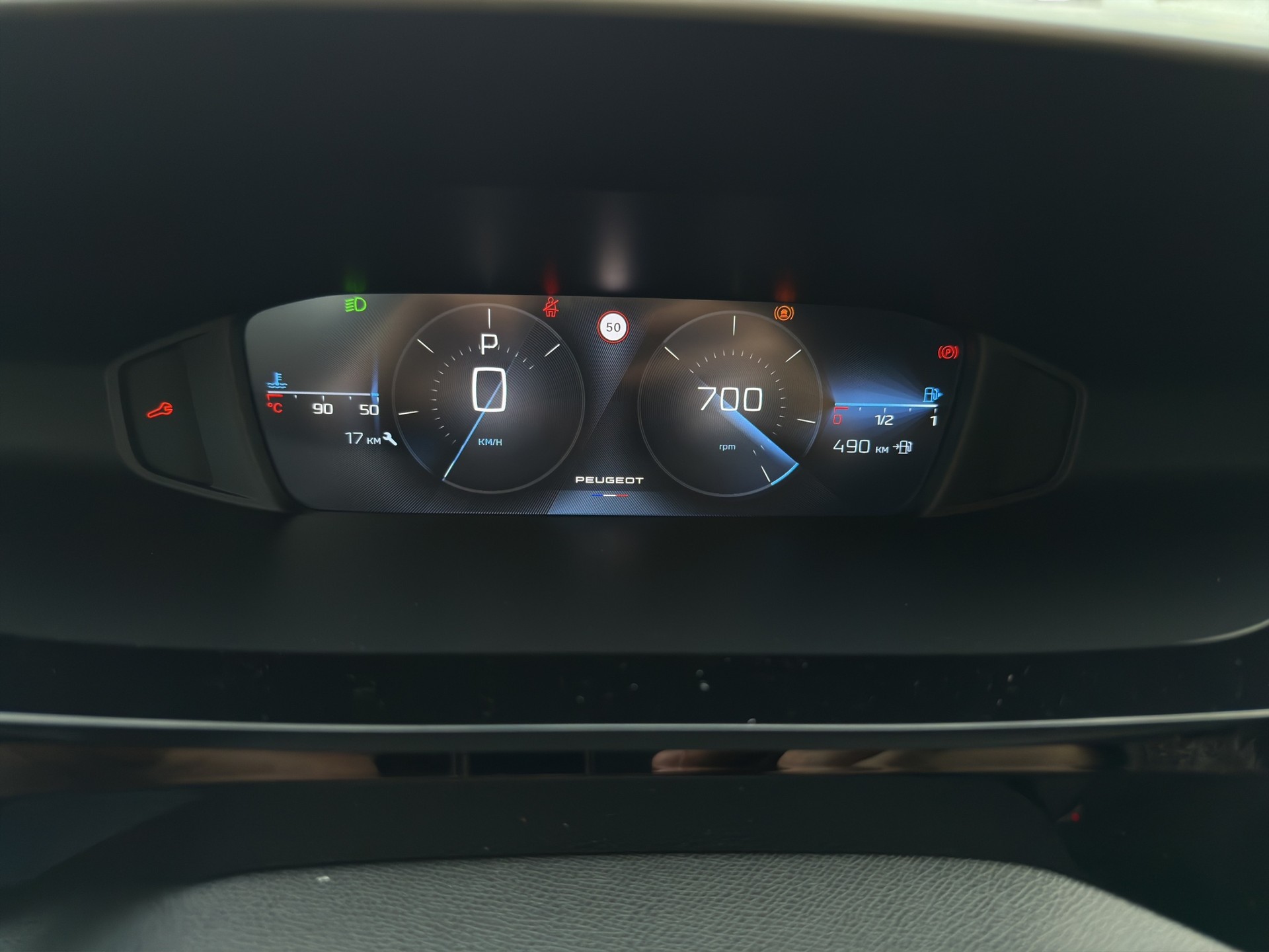 PEUGEOT 308 1.2 Pure Tech Allure EAT8-image-8