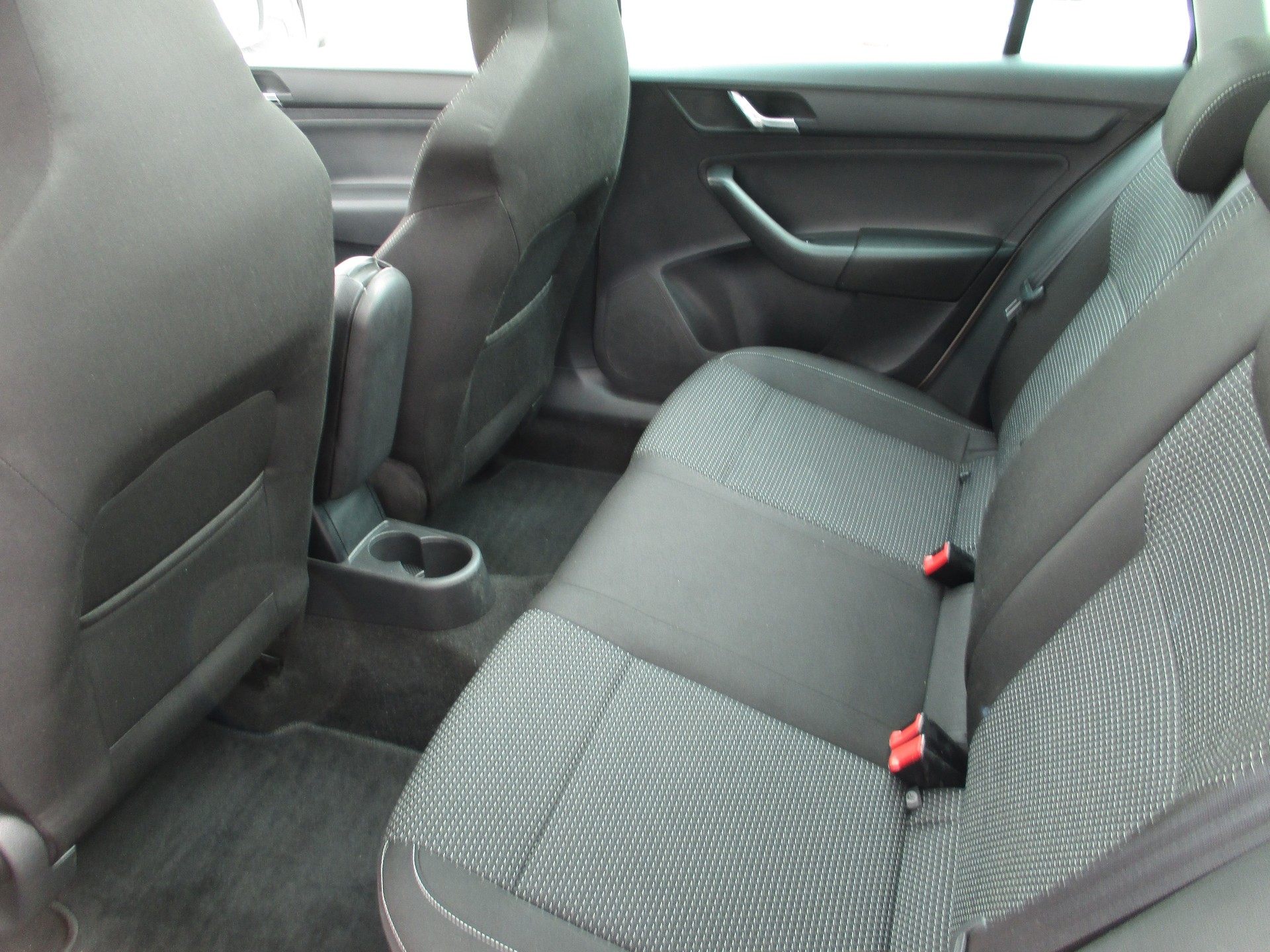 SKODA Rapid Spaceback 1.4 TSI Elegance DSG-image-8