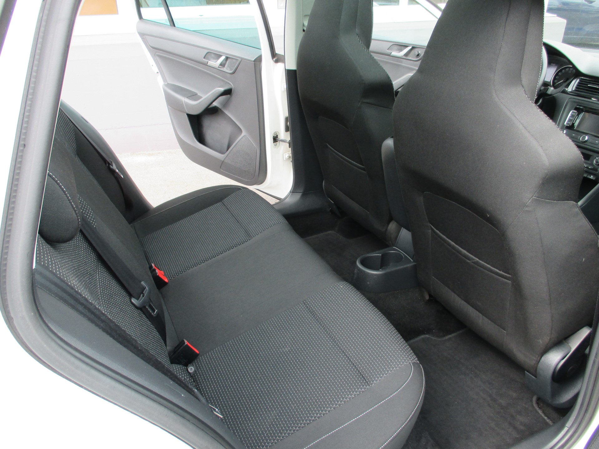 SKODA Rapid Spaceback 1.4 TSI Elegance DSG-image-10