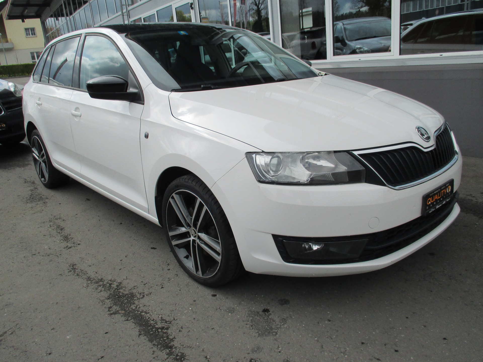 SKODA Rapid Spaceback 1.4 TSI Elegance DSG-image-2