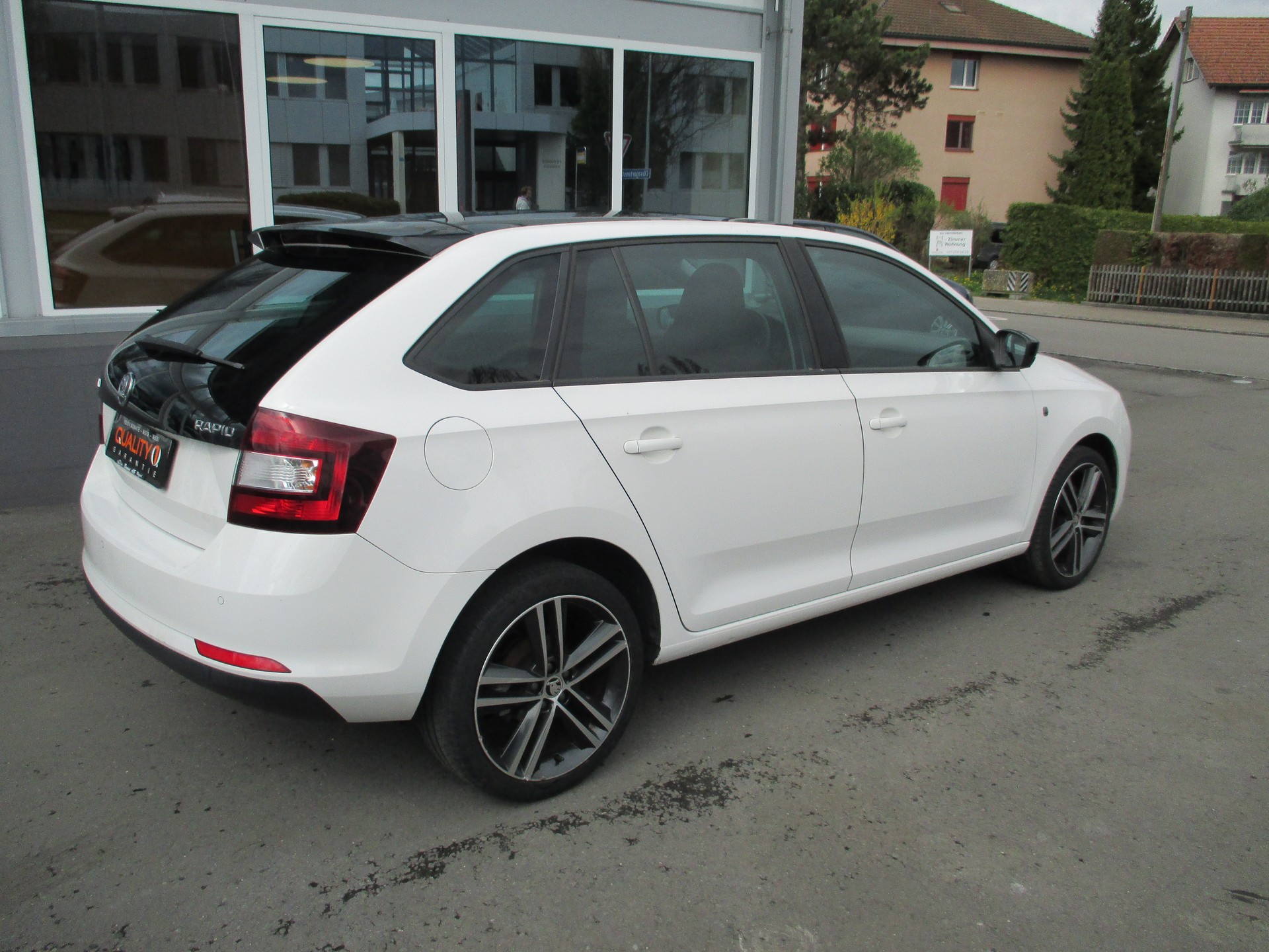 SKODA Rapid Spaceback 1.4 TSI Elegance DSG-image-4
