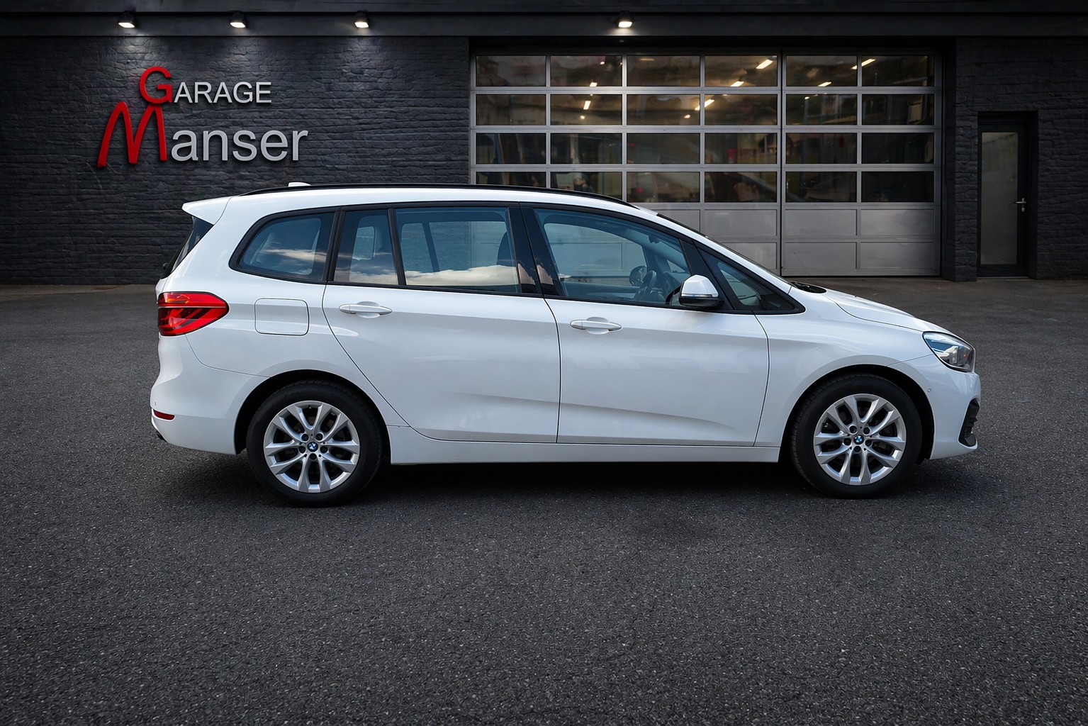 BMW 218d xDrive Gran Tourer Steptronic-image-5