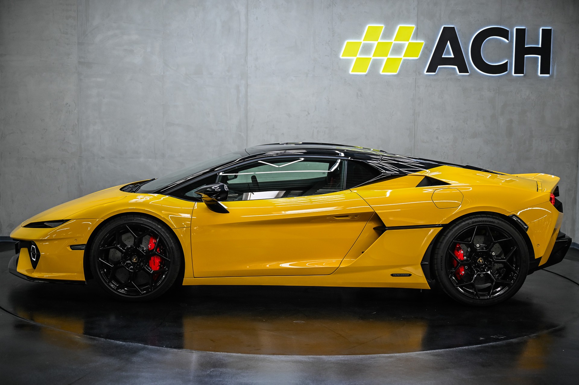 LAMBORGHINI Temerario Coupé-image-4