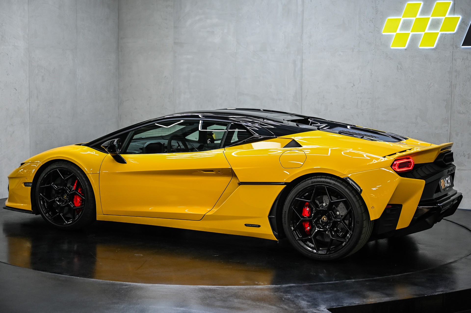 LAMBORGHINI Temerario Coupé-image-5