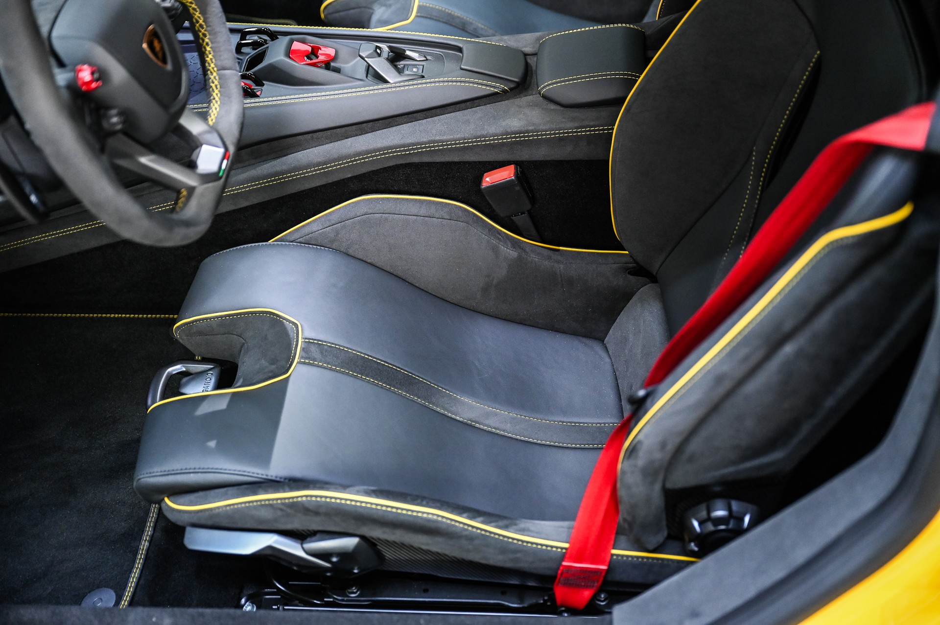 LAMBORGHINI Temerario Coupé-image-34