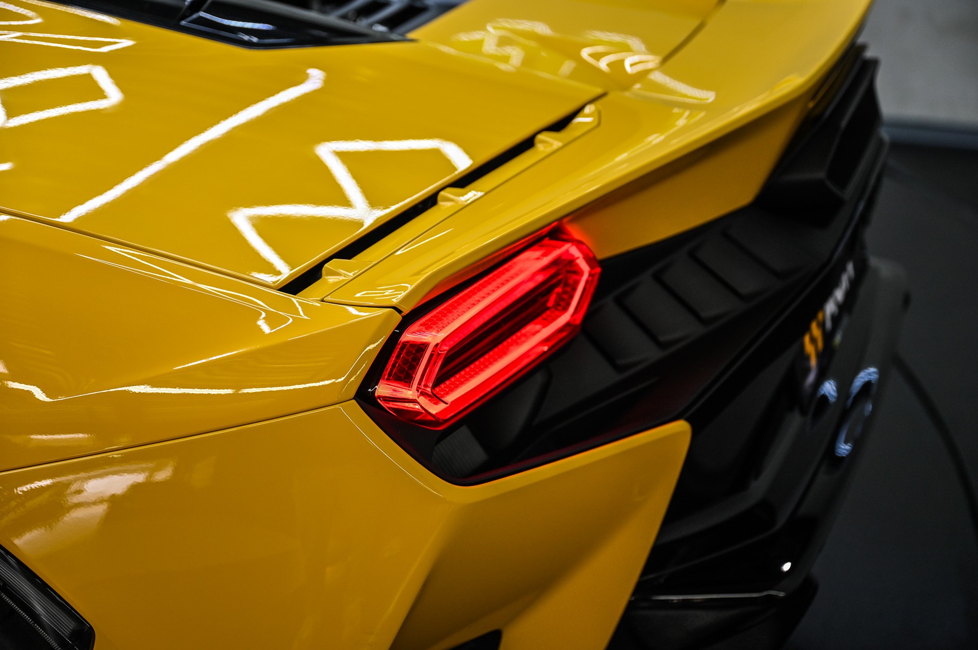 LAMBORGHINI Temerario Coupé-image-17