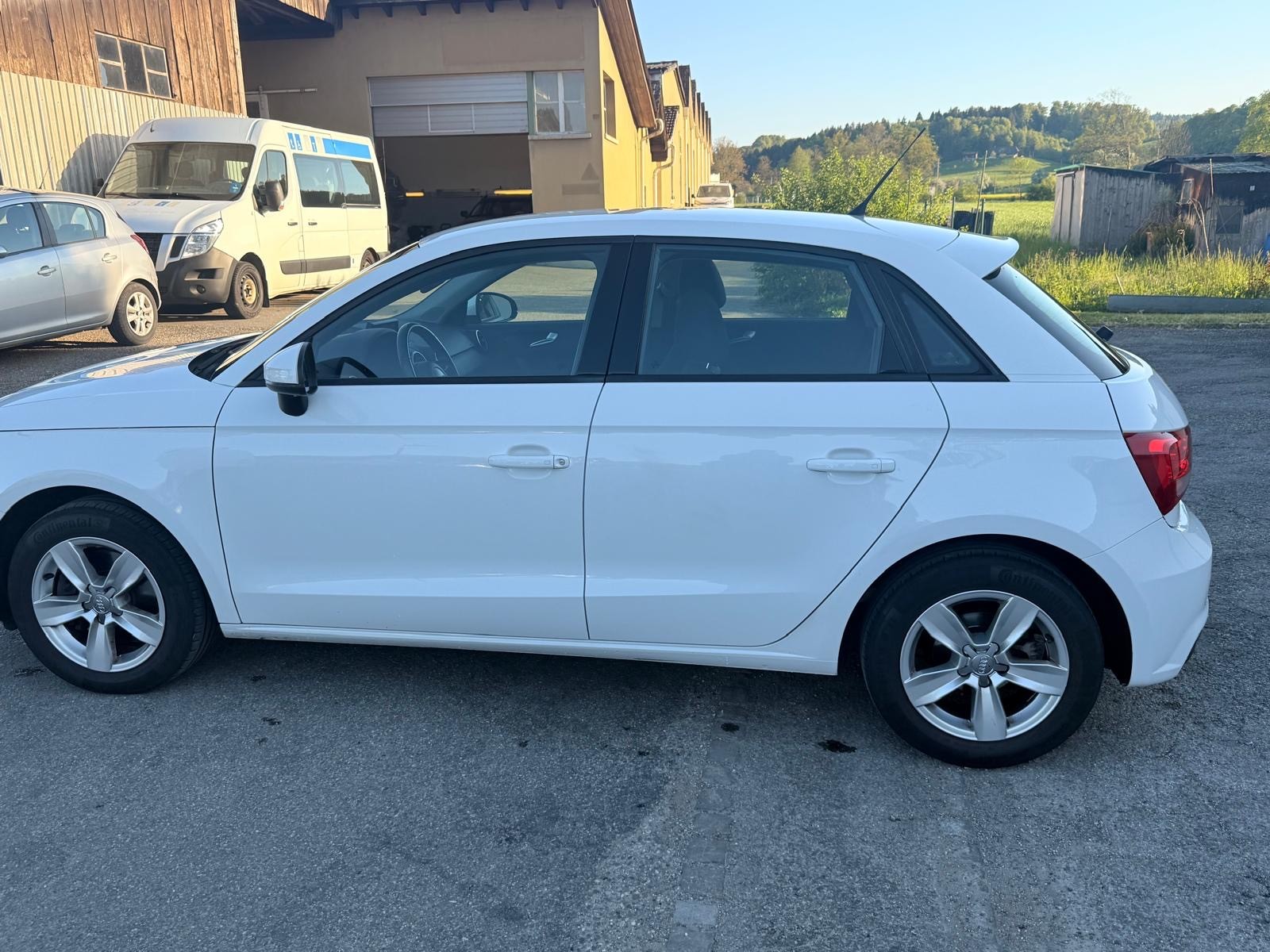 AUDI A1 Sportback 1.4 TFSI-image-8