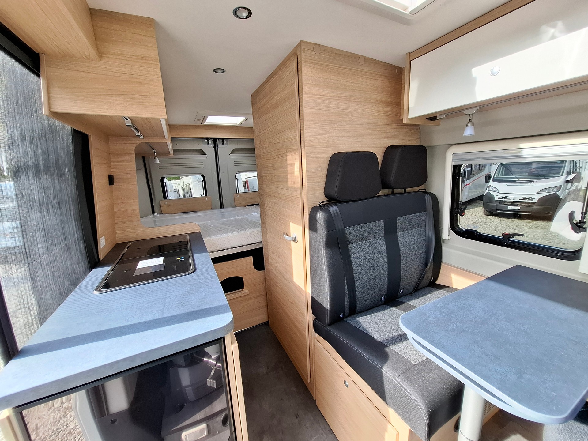 PÖSSL ROADCAR R540 - AUTOMAT! AHK! Alu mit Offroadbereifung!-image-9