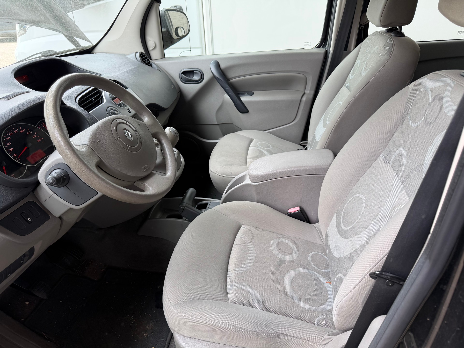 RENAULT Kangoo 1.6 16V Privilège-image-7
