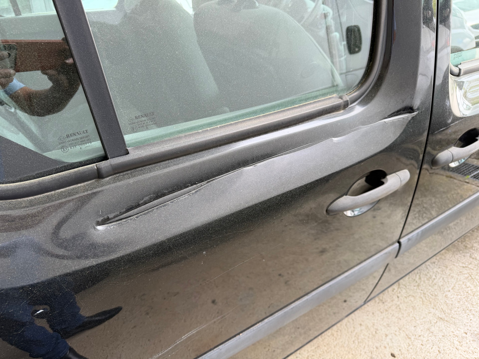 RENAULT Kangoo 1.6 16V Privilège-image-4