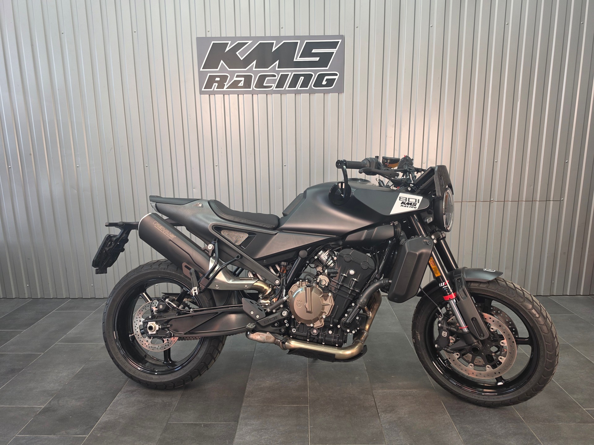 HUSQVARNA Svartpilen 801-image-1