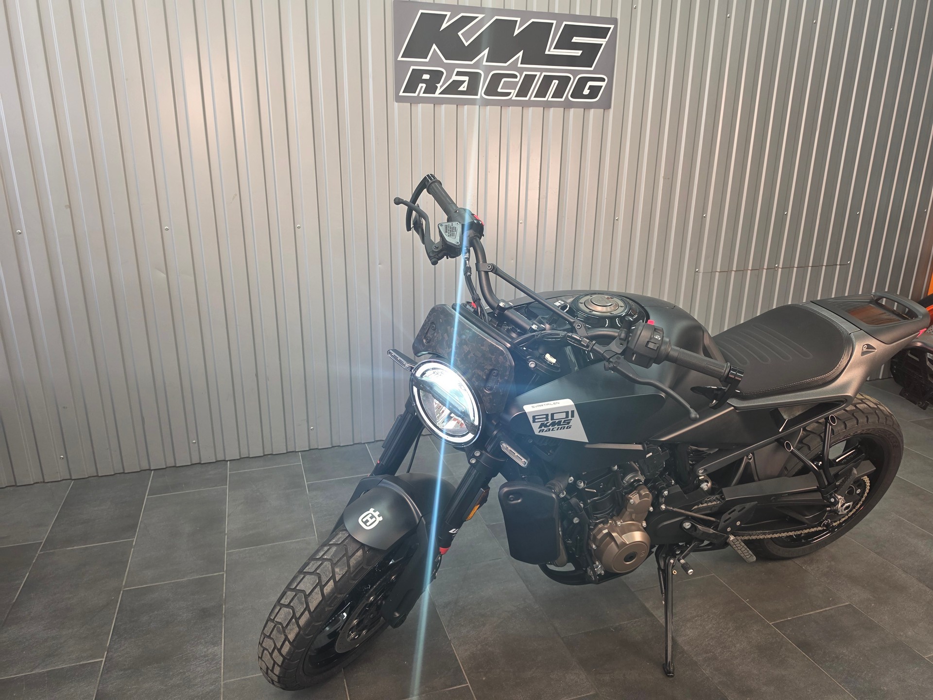 HUSQVARNA Svartpilen 801-image-3