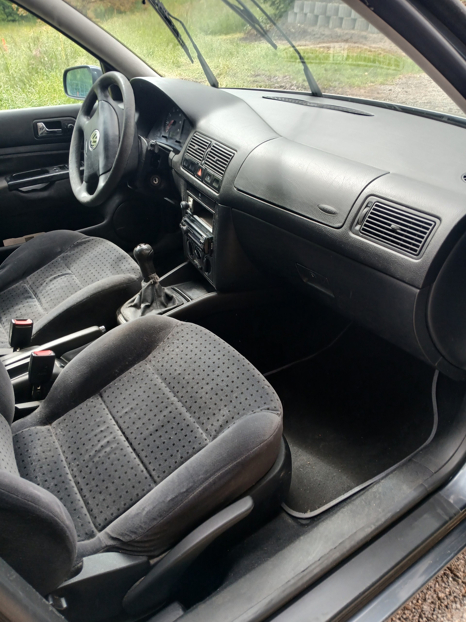 VW Golf 1.6-image-8