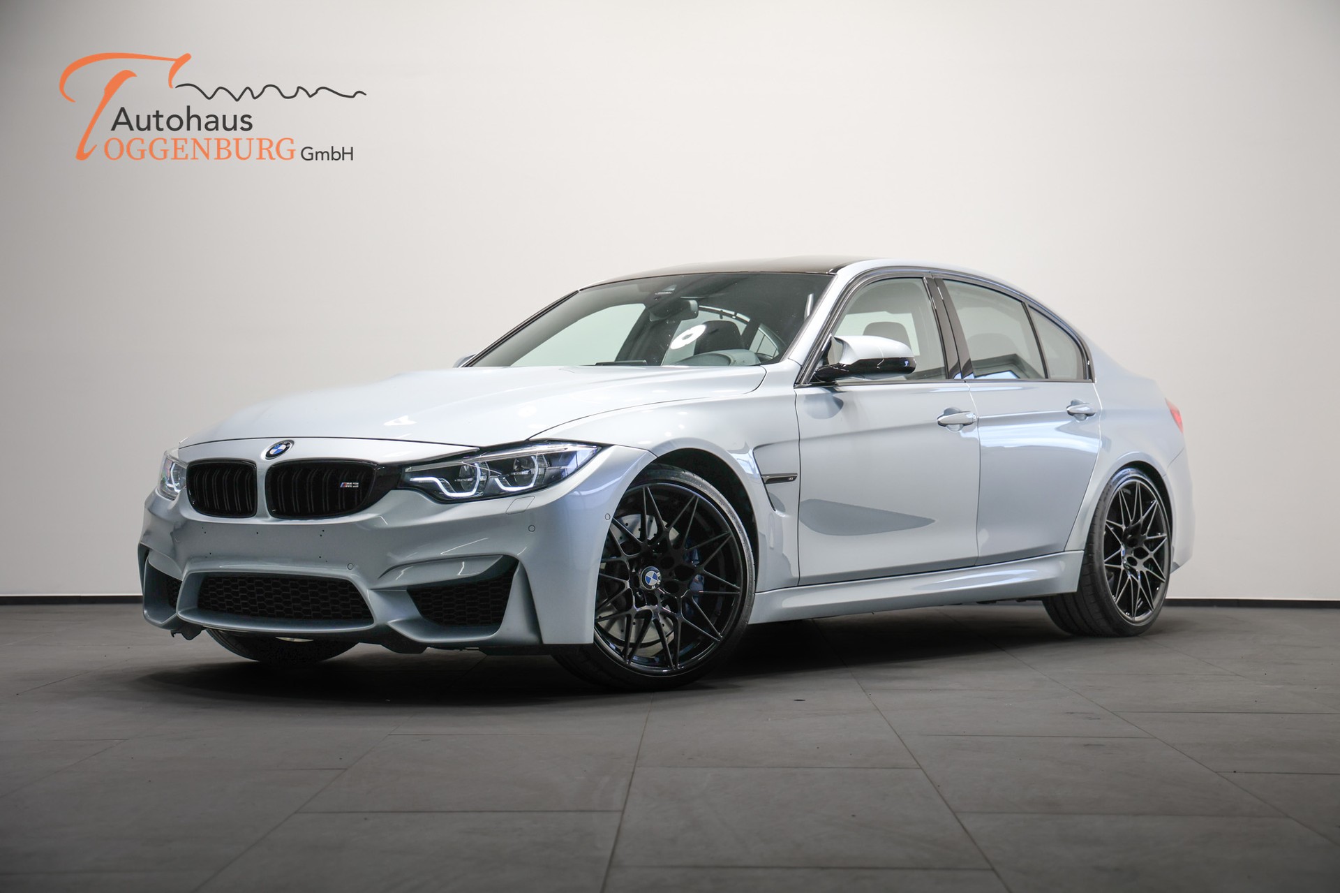 BMW M3 Competition Drivelogic *Individual Silverstone Metallic*-showroom-element-1