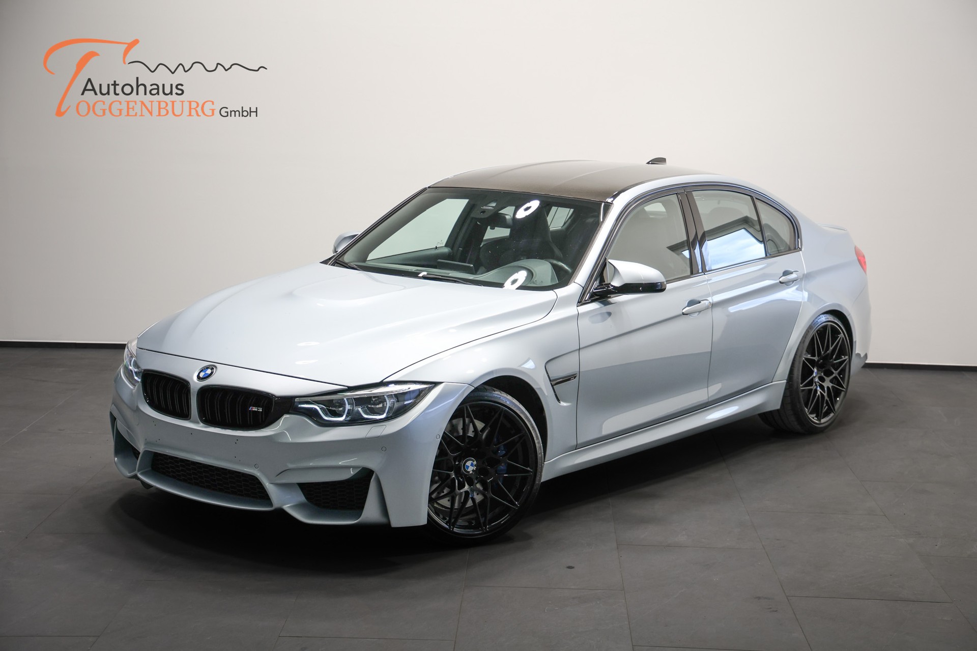 BMW M3 Competition Drivelogic *Individual Silverstone Metallic*-showroom-element-2