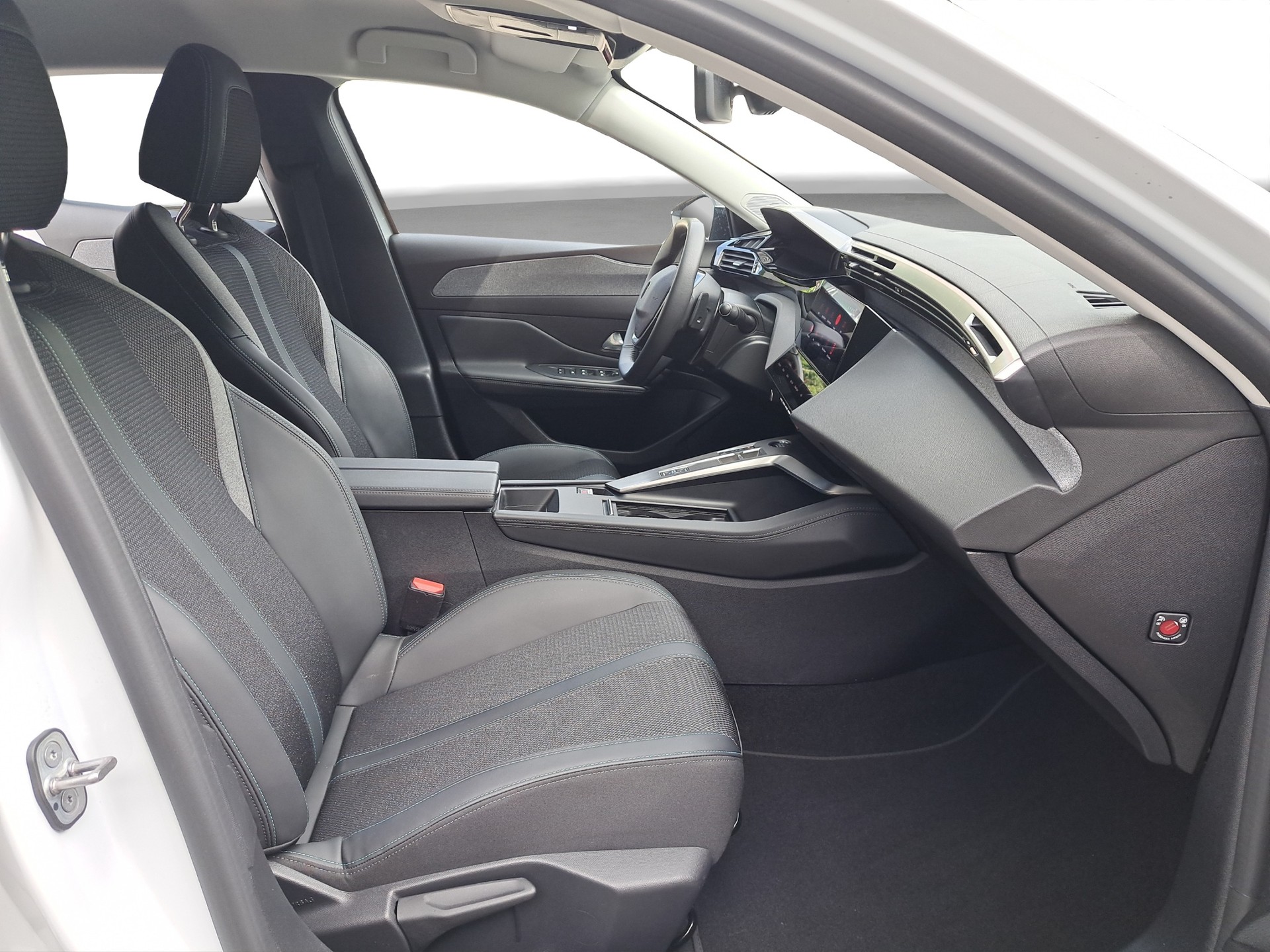 PEUGEOT 308 SW 1.5 BlueHDI Allure Pack EAT8 *Anhängerkupplung*-image-10