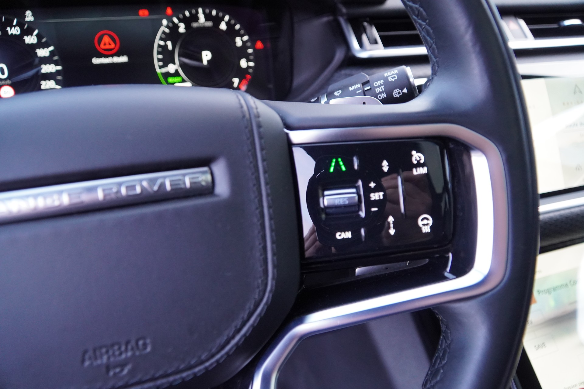 LAND ROVER Range Rover Velar R-Dynamic P400e 2.0 I4 PHEV SE Automatic-image-14
