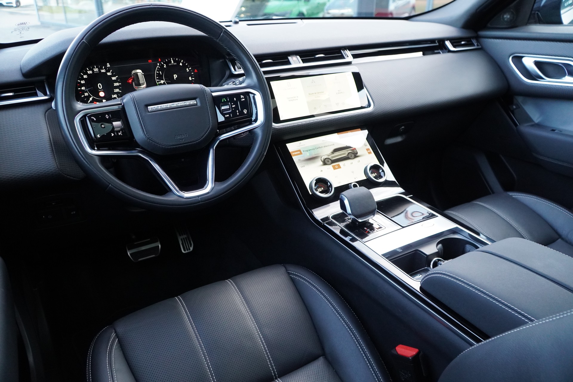 LAND ROVER Range Rover Velar R-Dynamic P400e 2.0 I4 PHEV SE Automatic-image-13