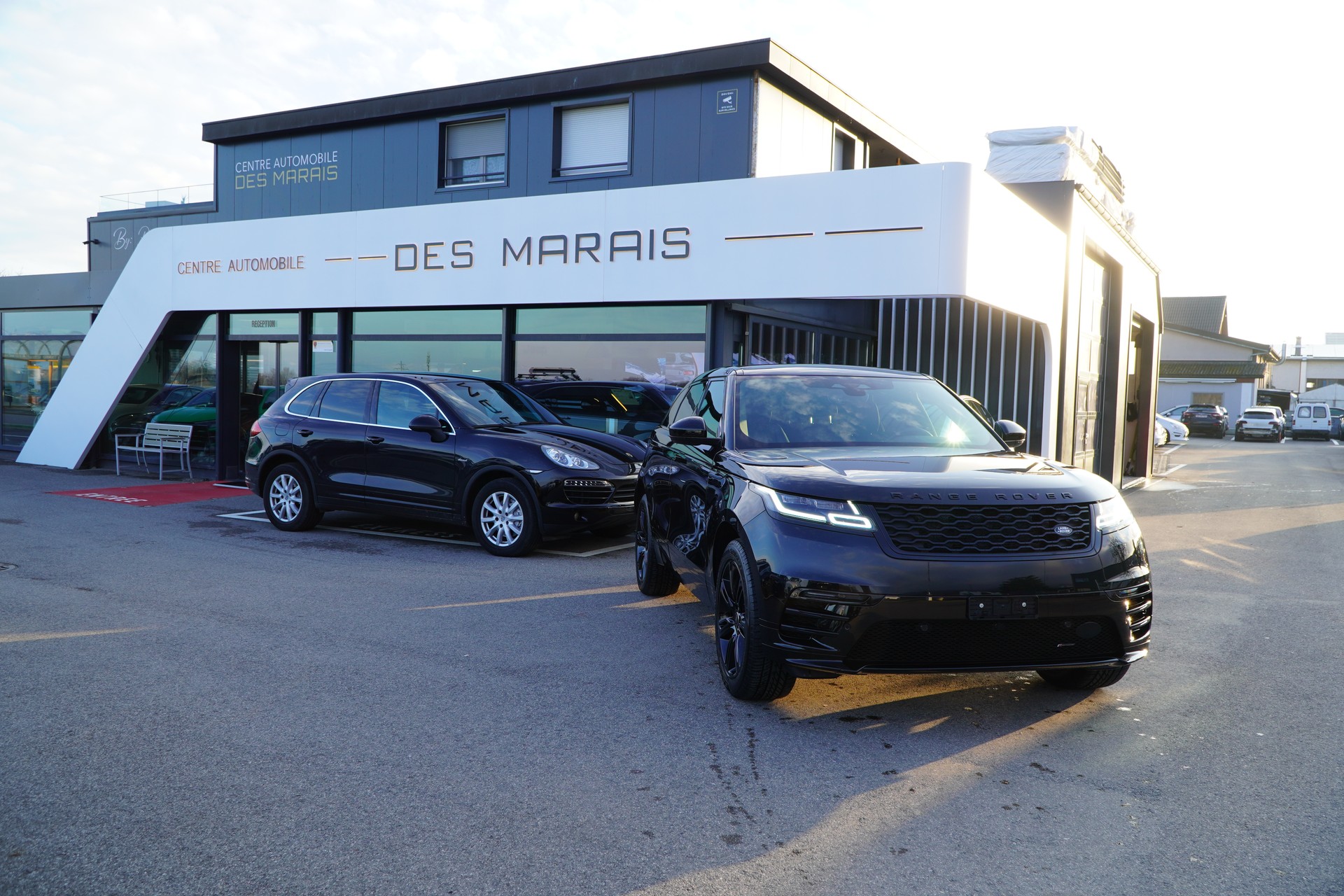LAND ROVER Range Rover Velar R-Dynamic P400e 2.0 I4 PHEV SE Automatic-image-1