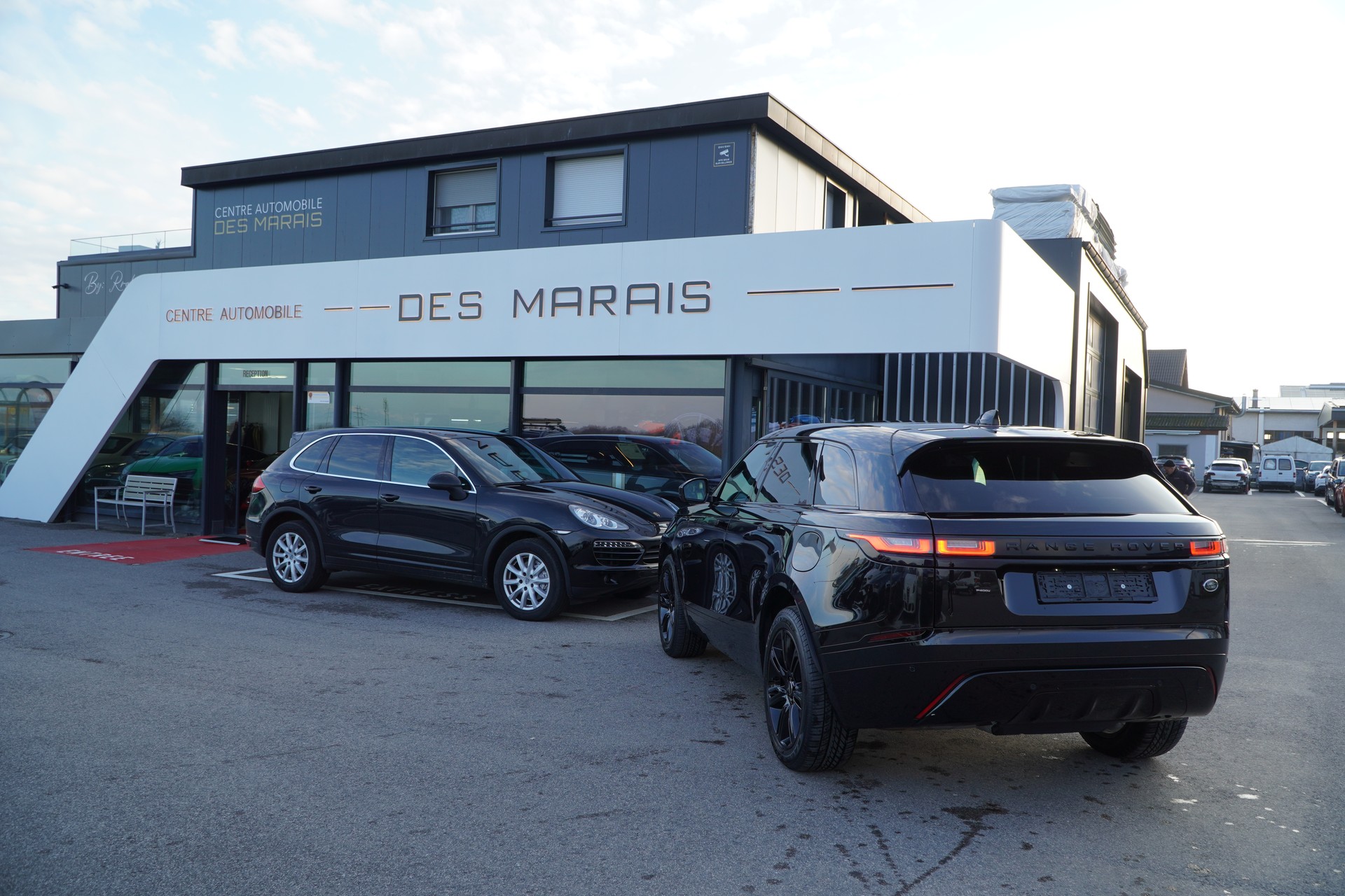 LAND ROVER Range Rover Velar R-Dynamic P400e 2.0 I4 PHEV SE Automatic-image-5