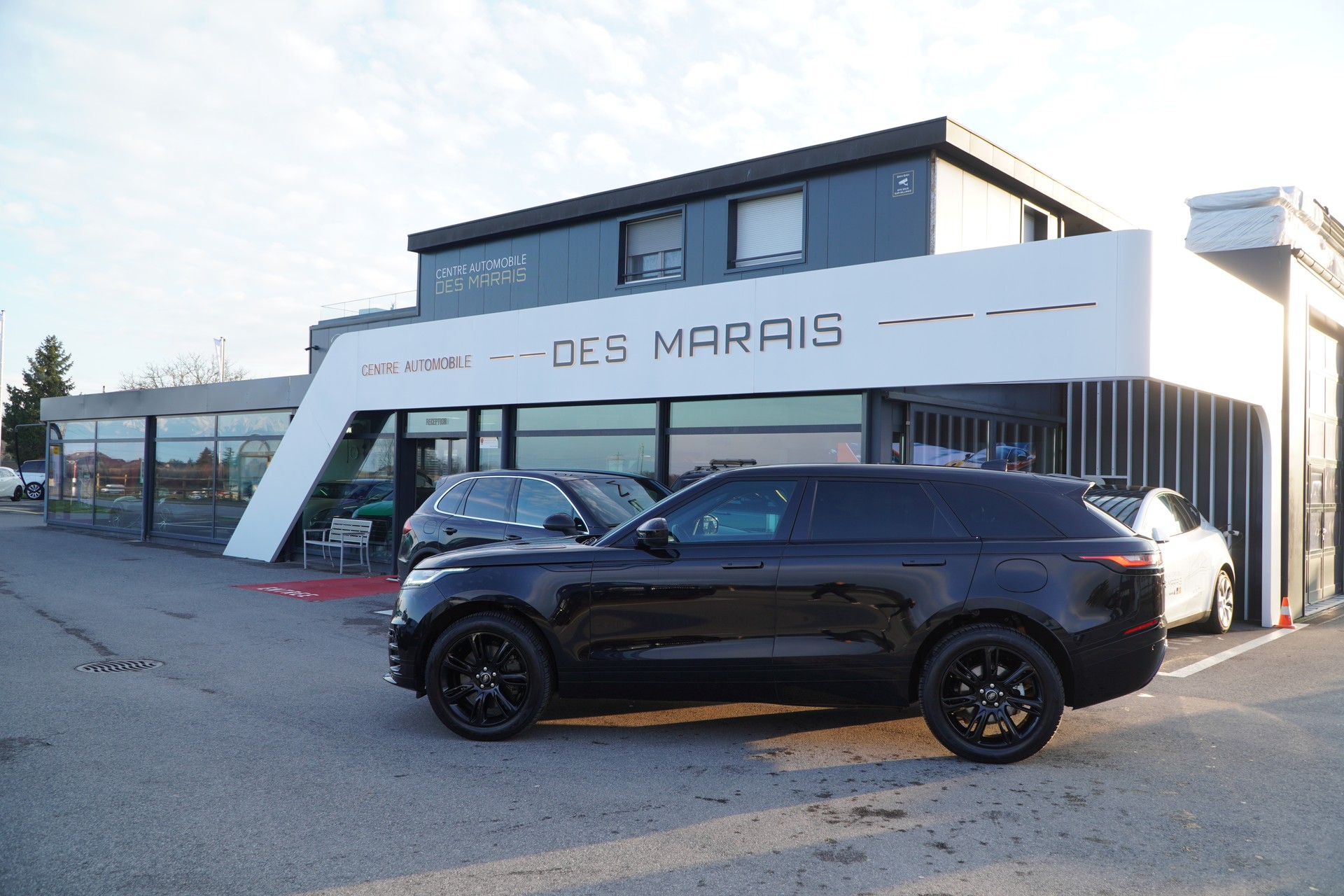 LAND ROVER Range Rover Velar R-Dynamic P400e 2.0 I4 PHEV SE Automatic-image-4