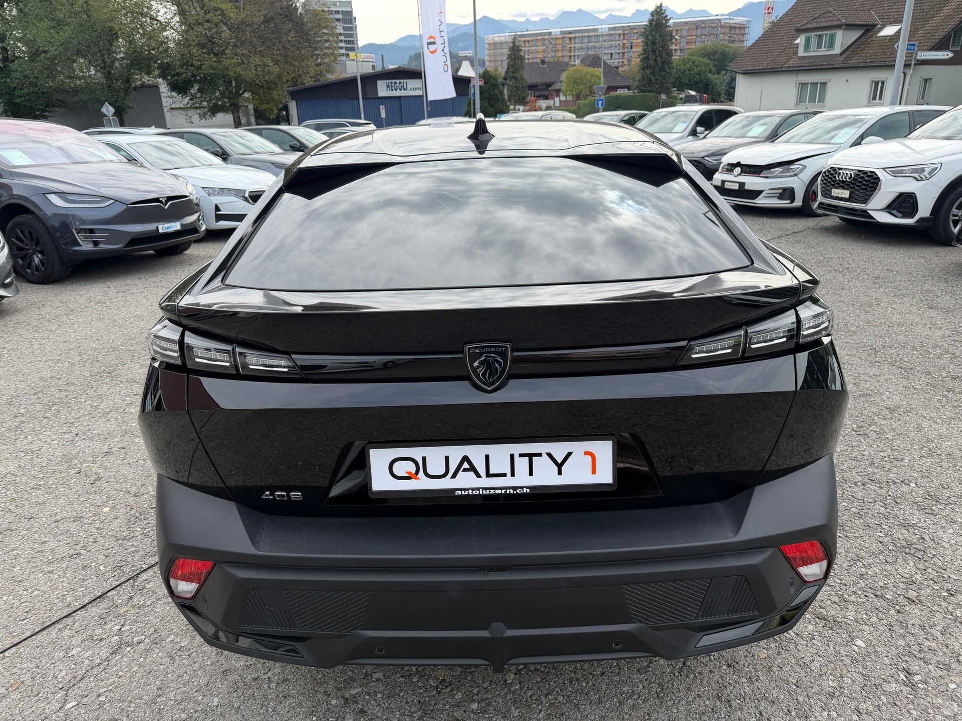 PEUGEOT 408 1.2 HEV 145 Allure-image-18