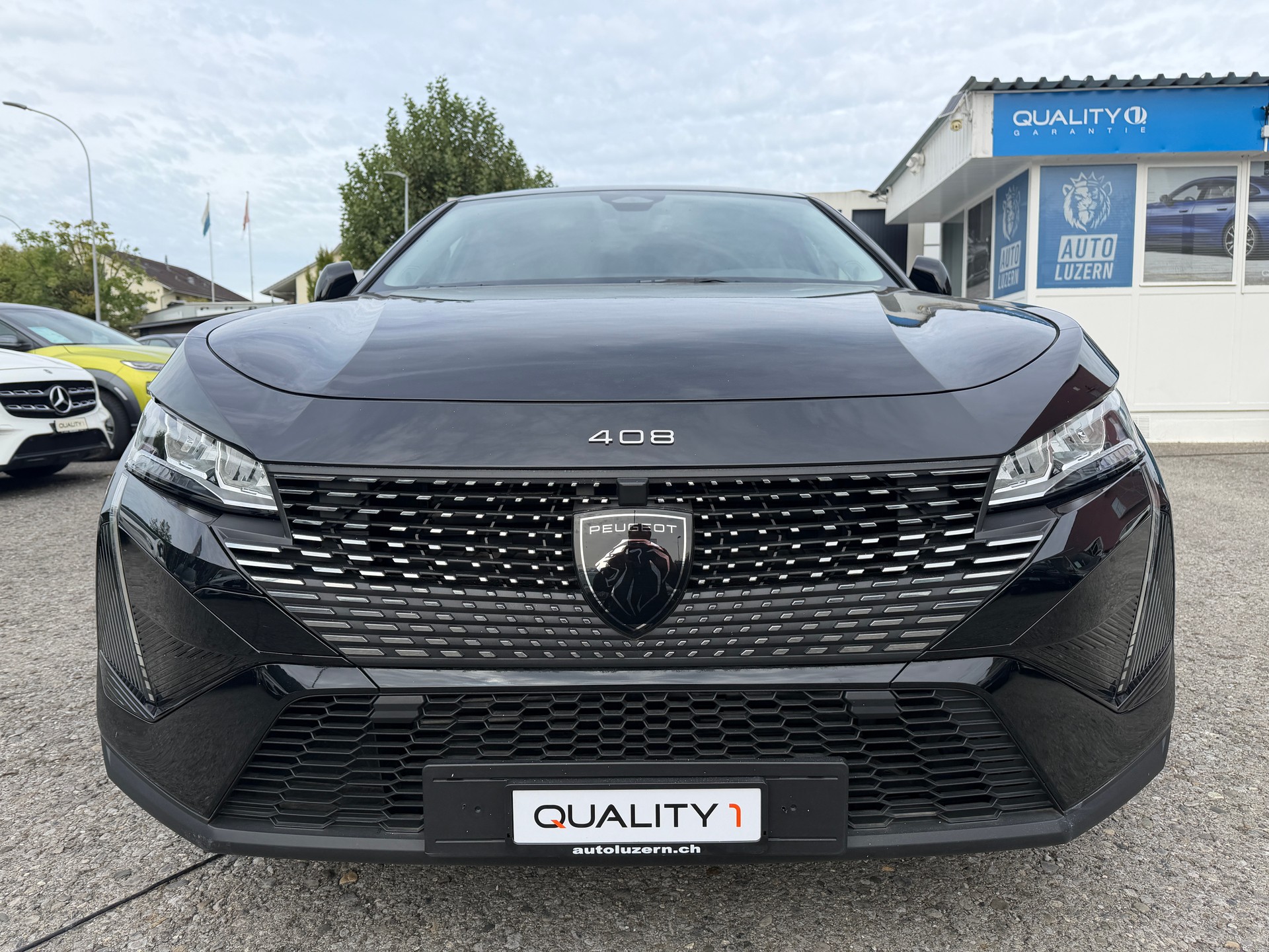 PEUGEOT 408 1.2 HEV 145 Allure-image-23