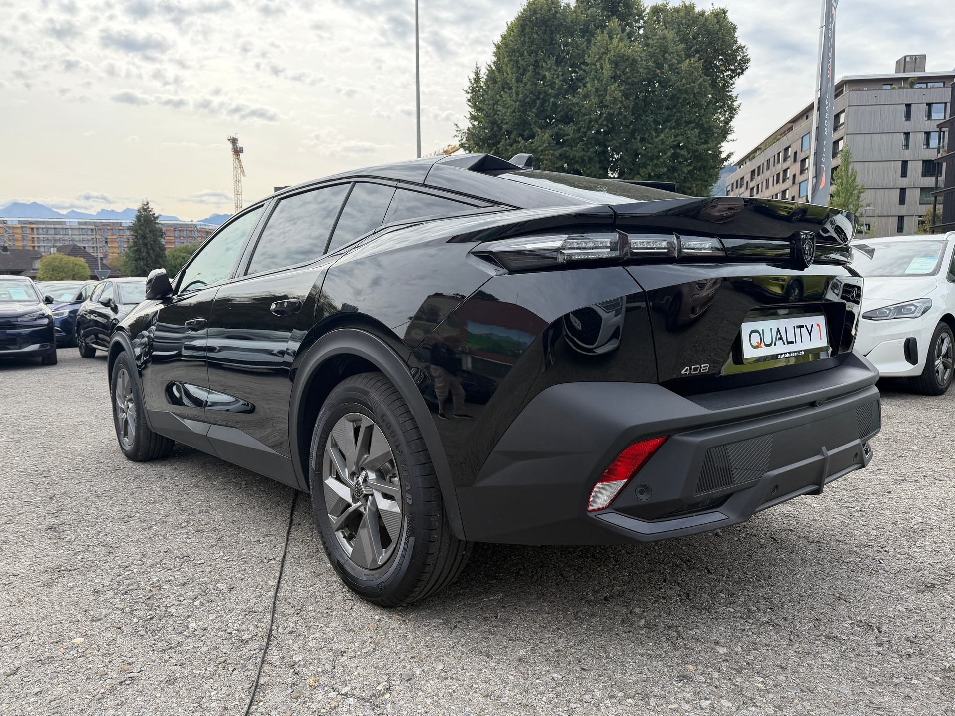 PEUGEOT 408 1.2 HEV 145 Allure-image-20