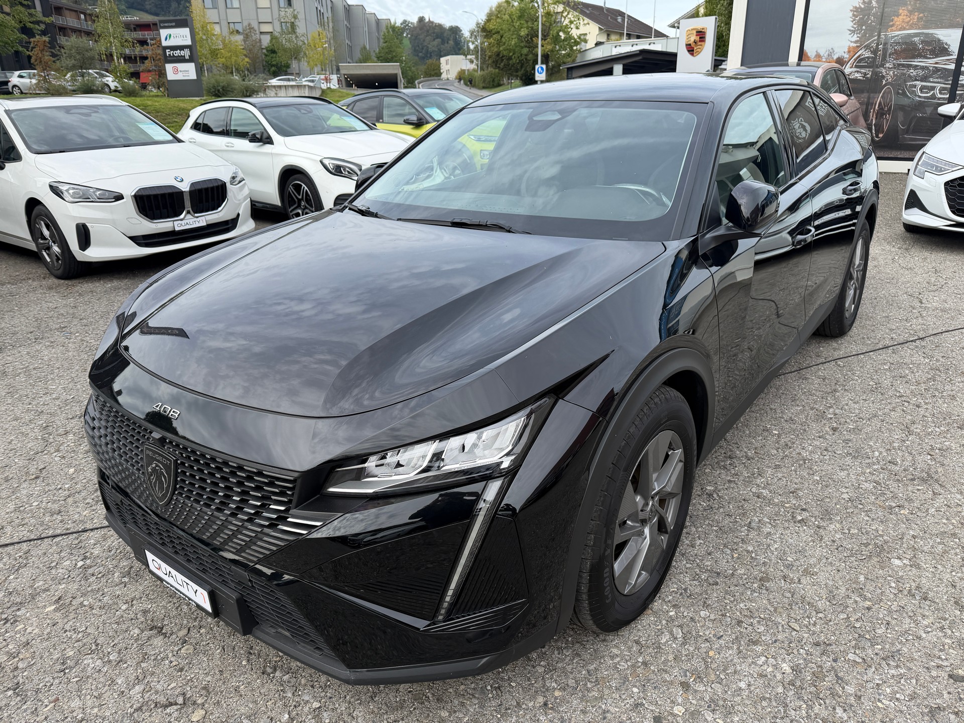 PEUGEOT 408 1.2 HEV 145 Allure-image-24