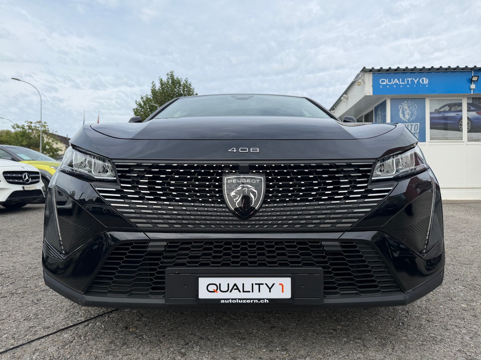 PEUGEOT 408 1.2 HEV 145 Allure-showroom-element-3