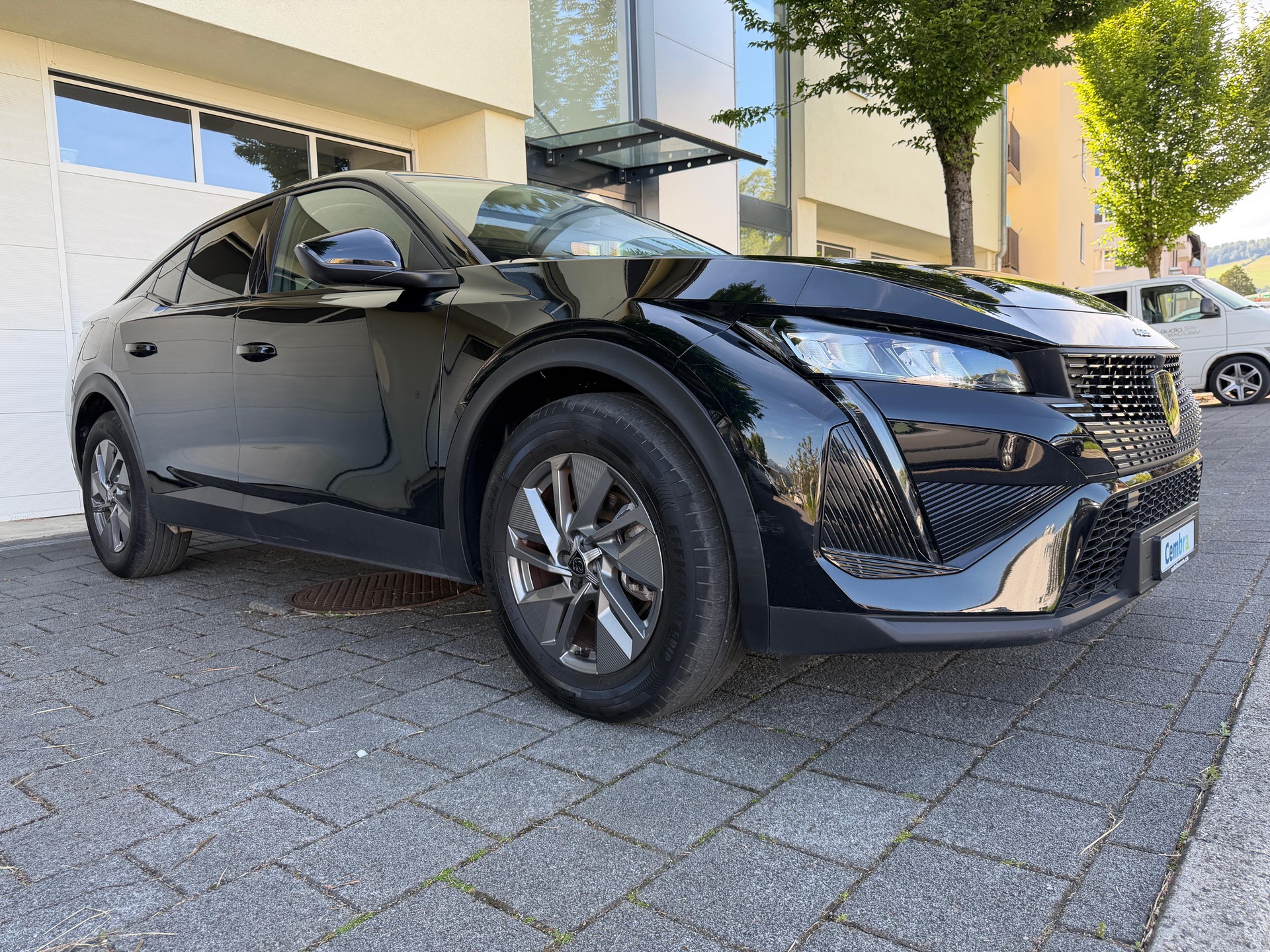 PEUGEOT 408 1.2 HEV 145 Allure-showroom-element-2