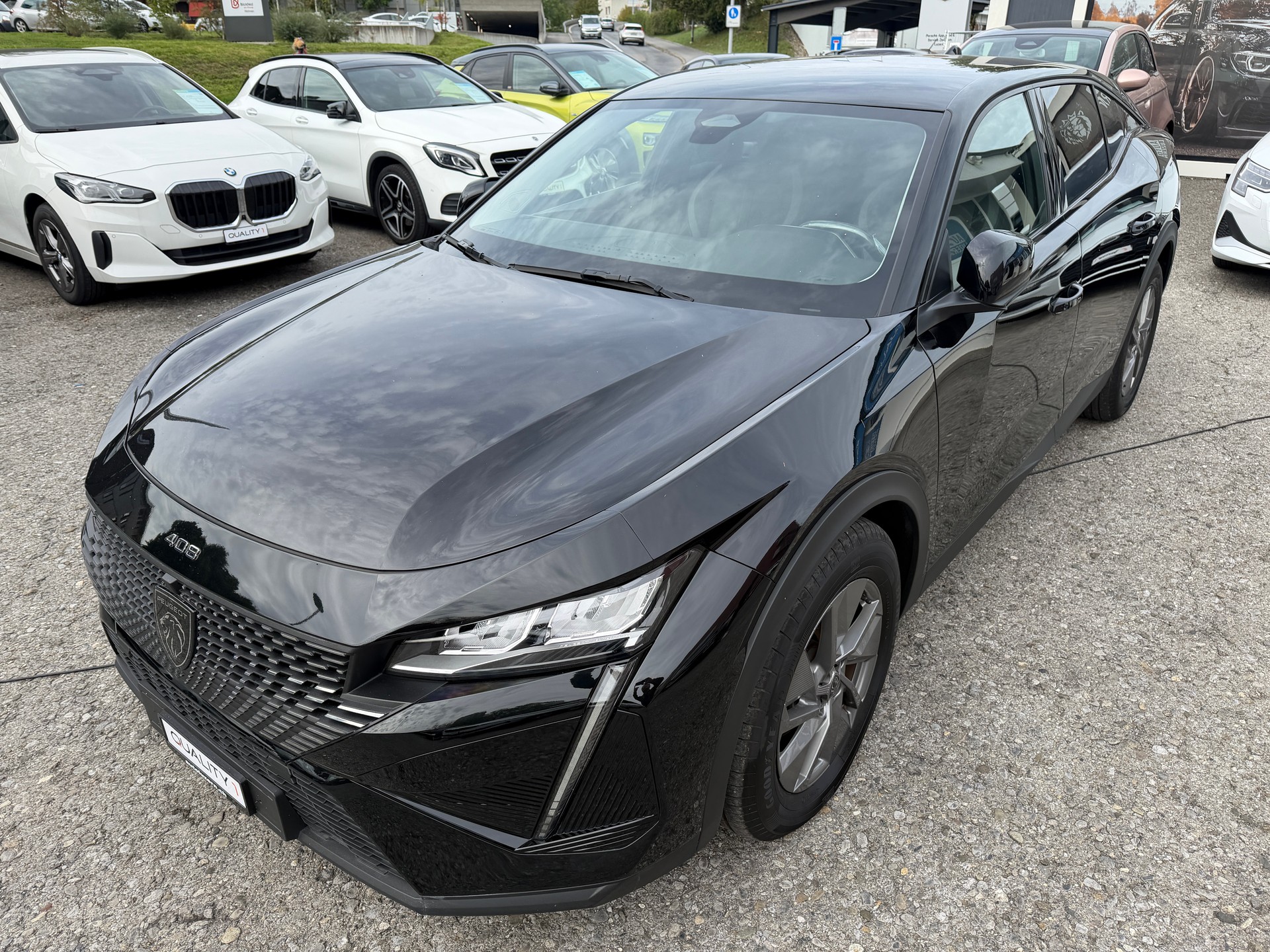 PEUGEOT 408 1.2 HEV 145 Allure-image-16