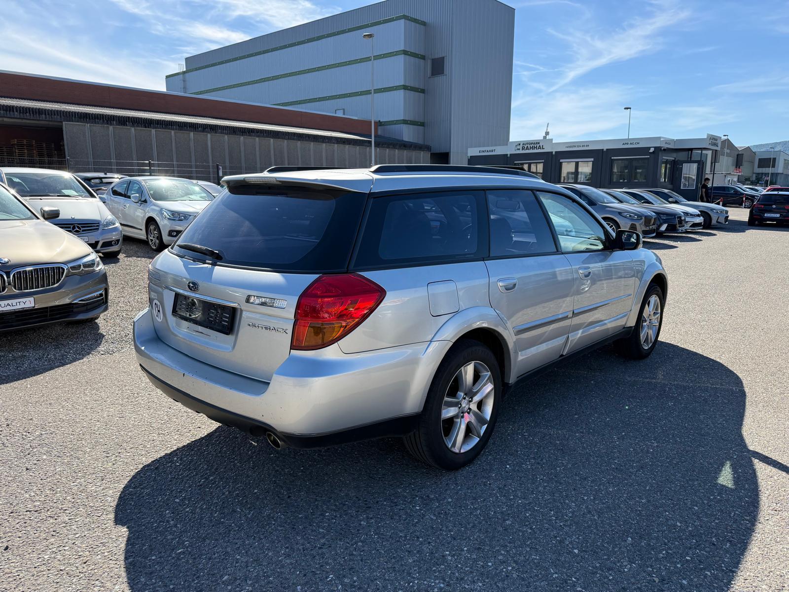 SUBARU Outback 3.0 H6-showroom-element-2