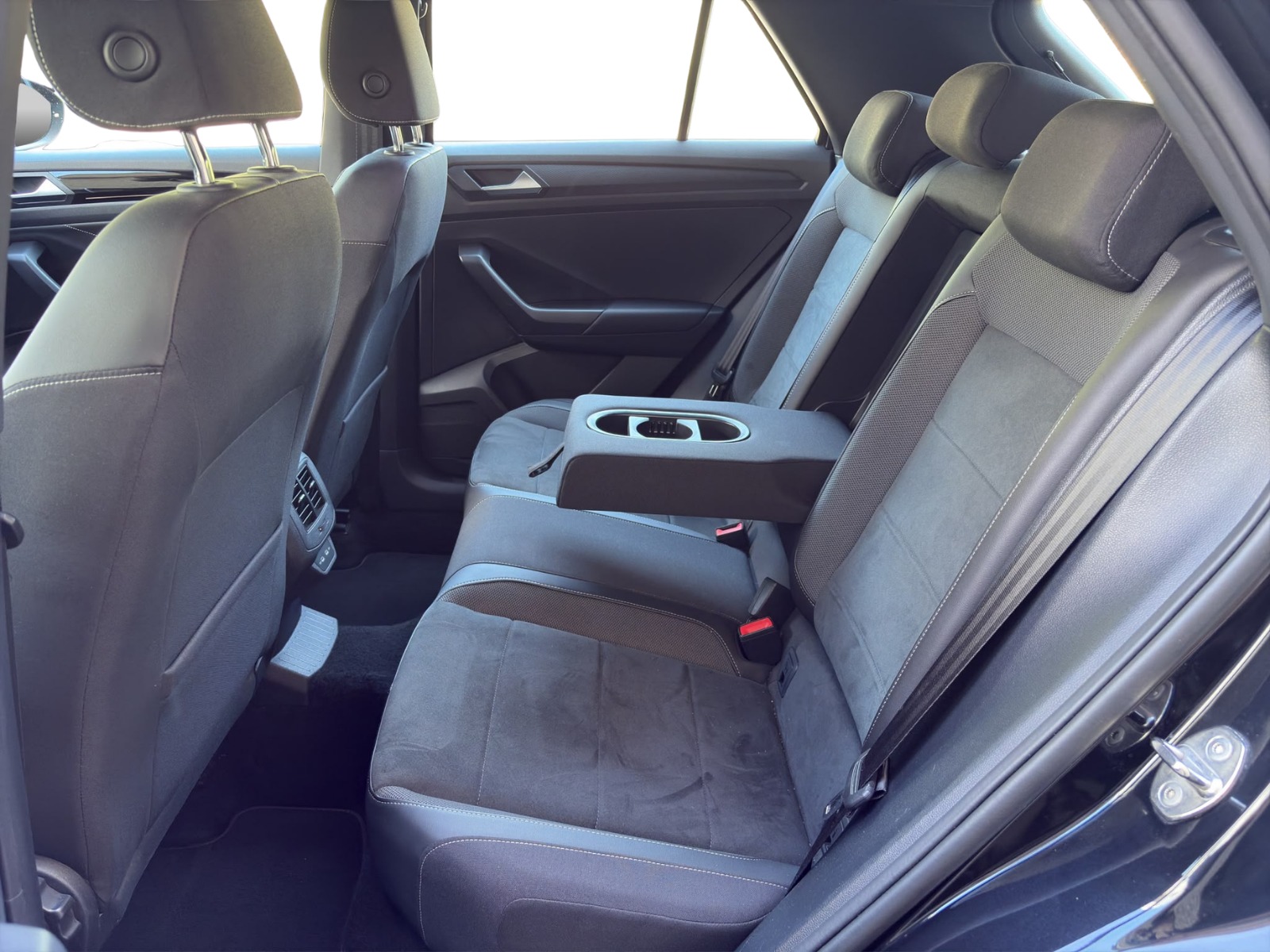 VW T-Roc 2.0 TSI R-Line DSG 4motion-image-15