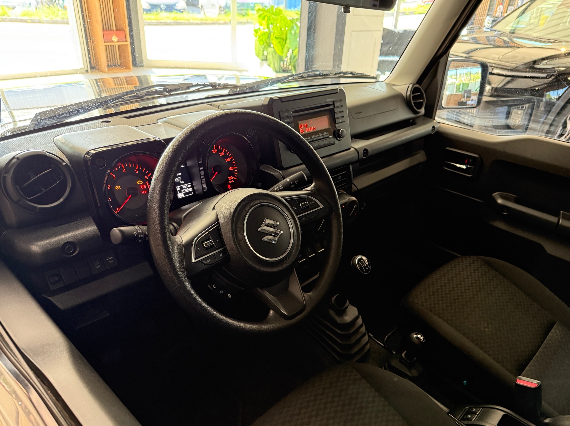 SUZUKI Jimny 1.5 Compact+ 4x4-image-4
