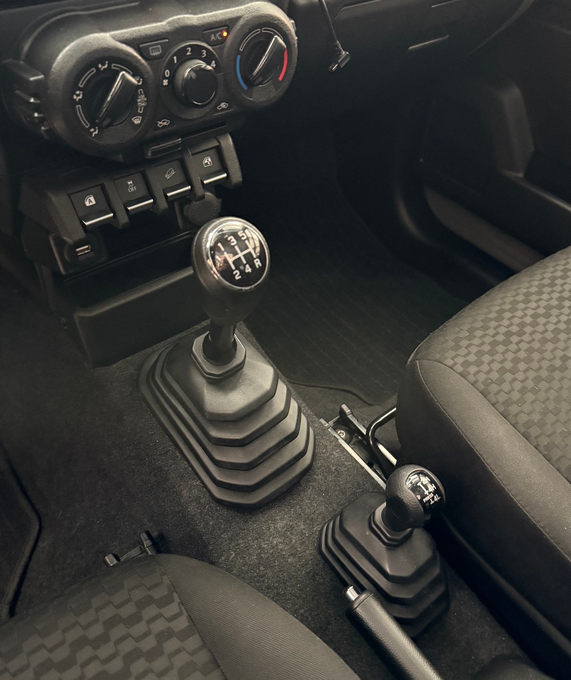 SUZUKI Jimny 1.5 Compact+ 4x4-image-5