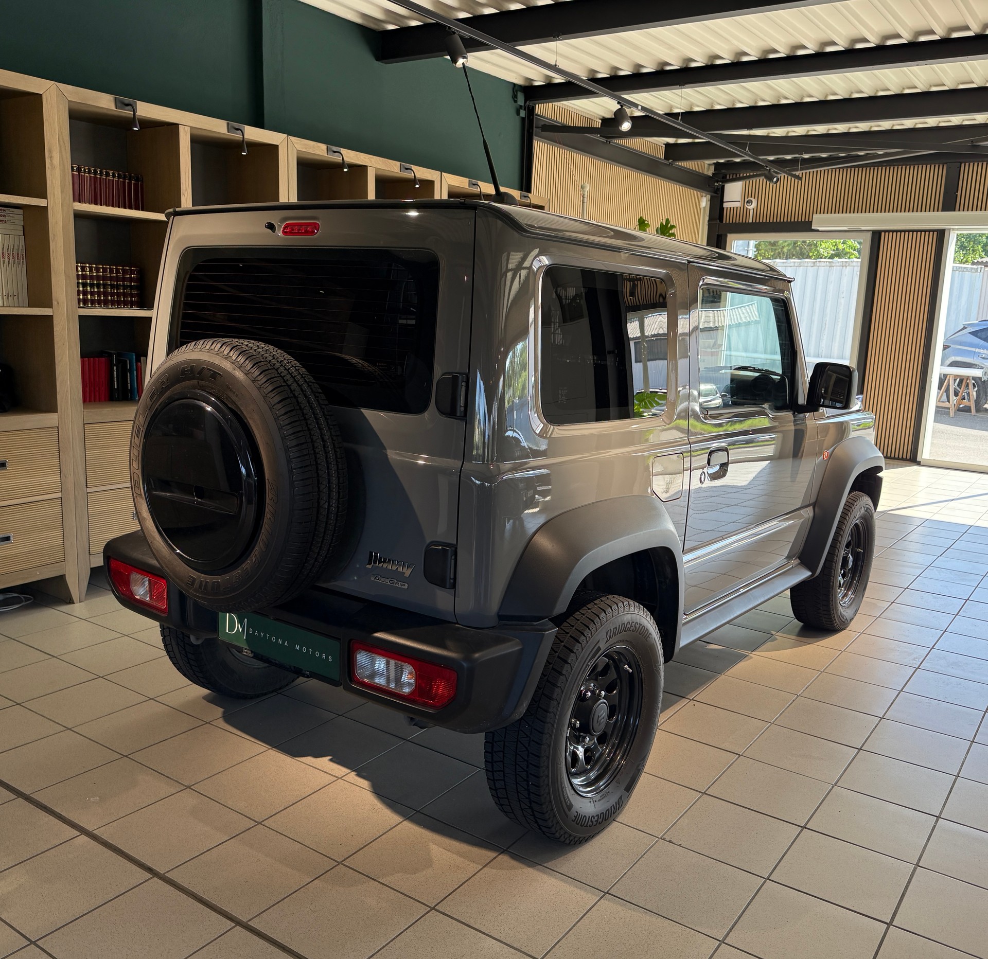 SUZUKI Jimny 1.5 Compact+ 4x4-showroom-element-2