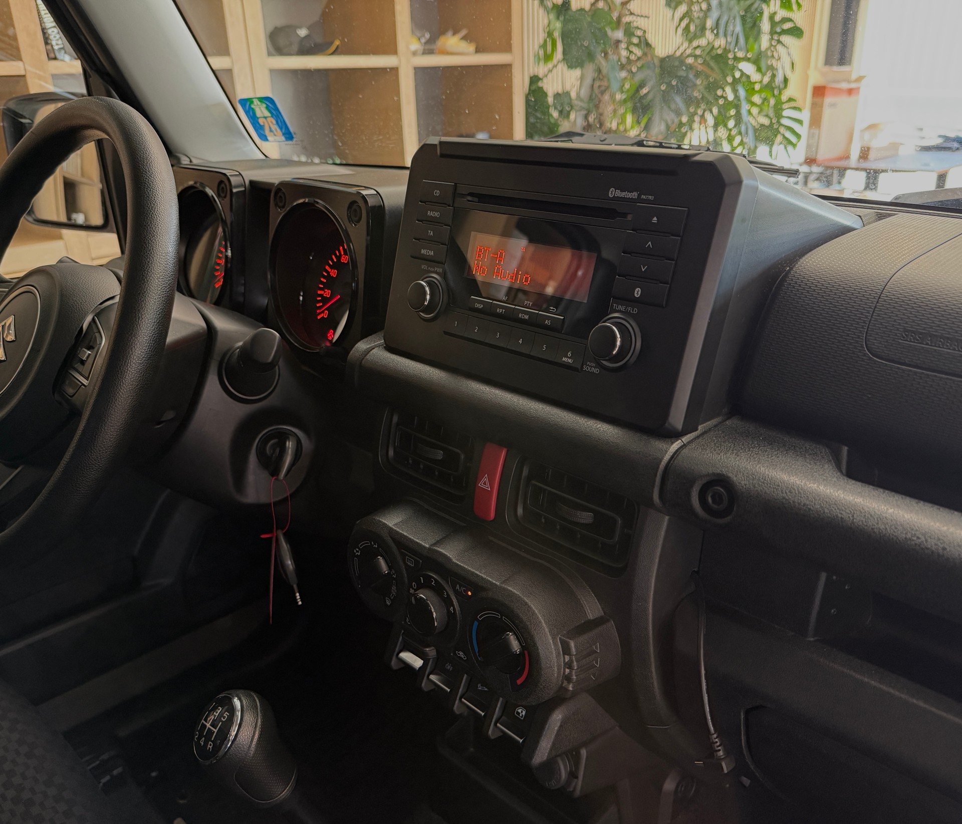 SUZUKI Jimny 1.5 Compact+ 4x4-image-6