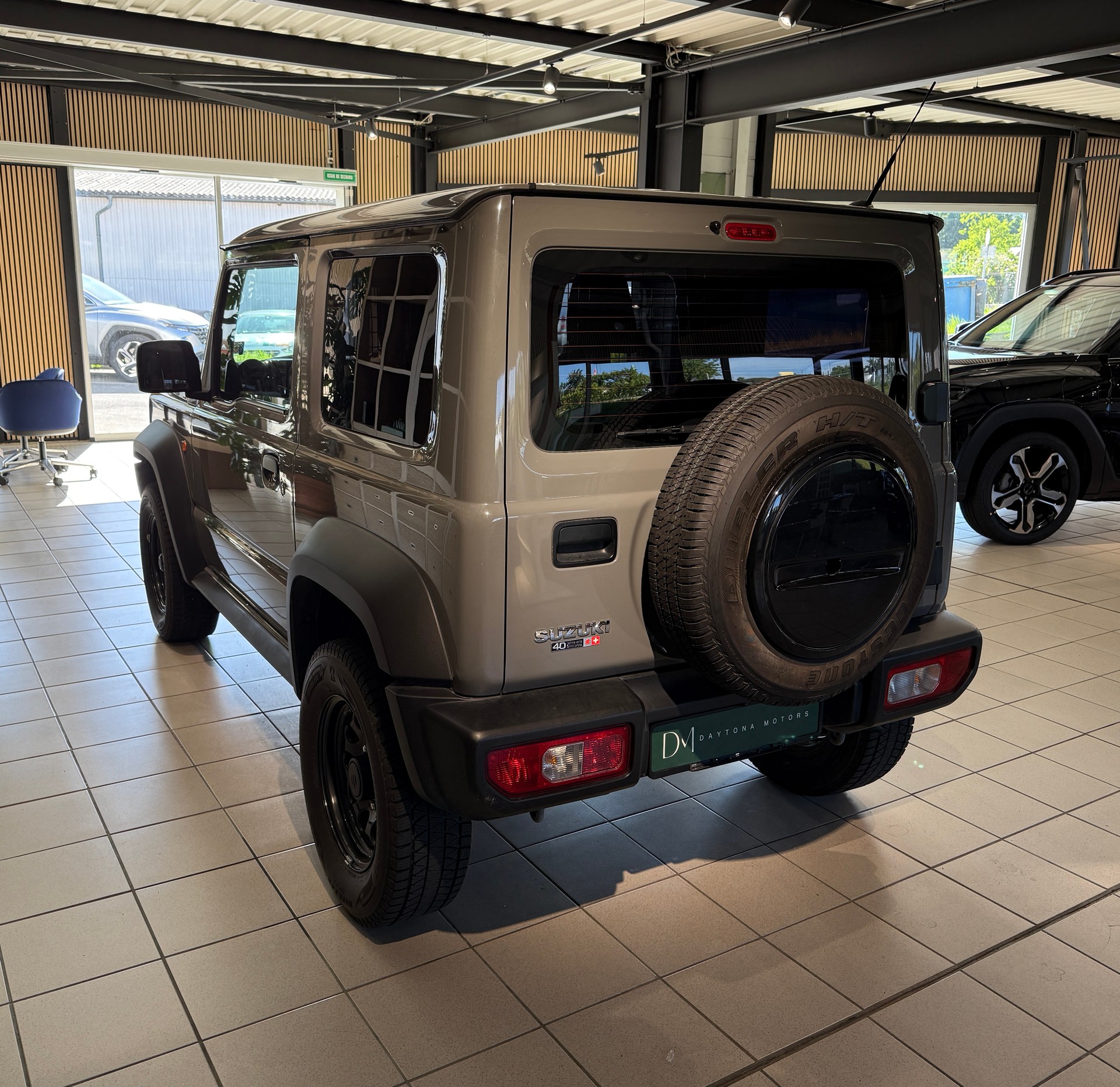 SUZUKI Jimny 1.5 Compact+ 4x4-showroom-element-3