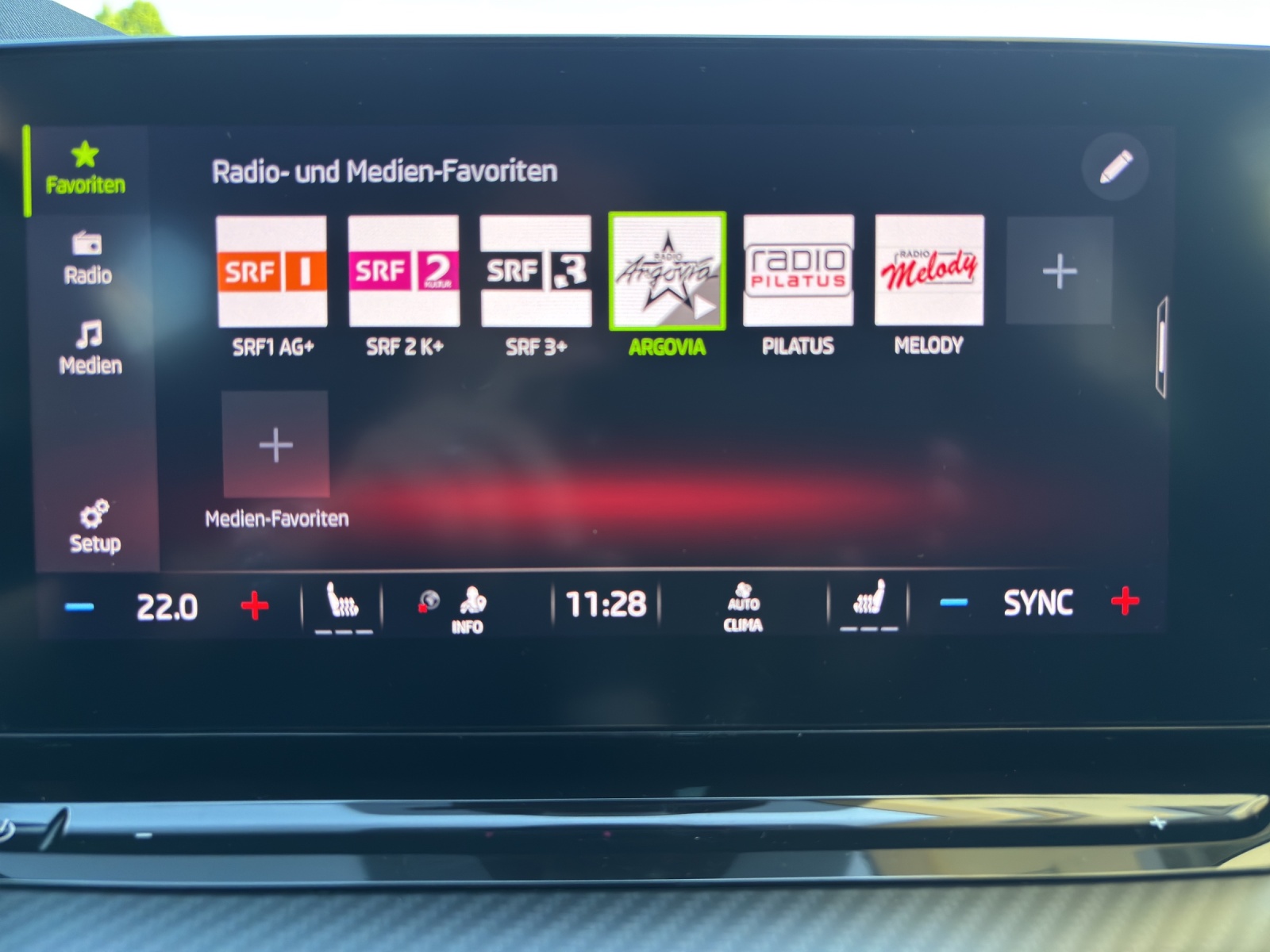 SKODA Octavia Combi 2.0 TSI DSG RS mit AHK, Standheizung & elektr. einstellbarer Fahrer- und Beifahrersitz-image-22