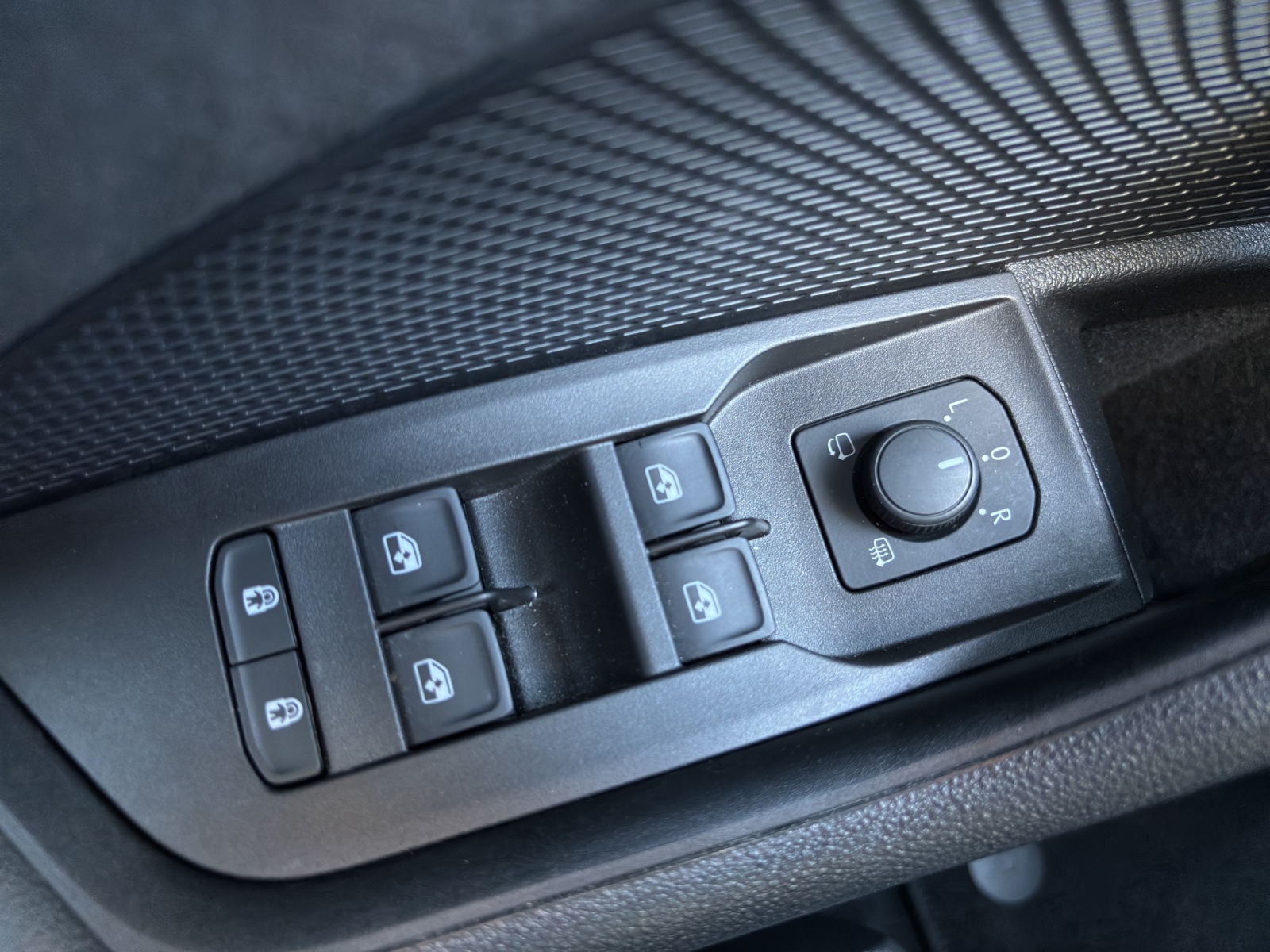 SKODA Octavia Combi 2.0 TSI DSG RS mit AHK, Standheizung & elektr. einstellbarer Fahrer- und Beifahrersitz-image-31