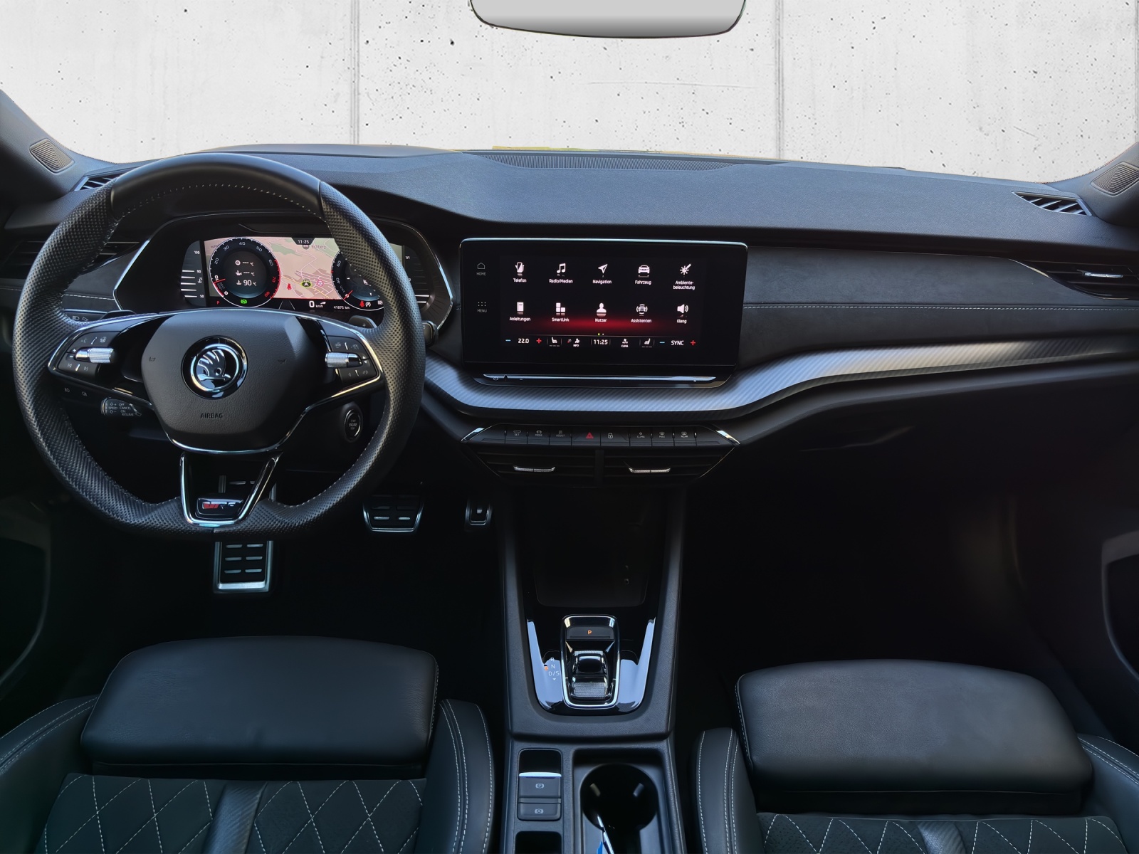 SKODA Octavia Combi 2.0 TSI DSG RS mit AHK, Standheizung & elektr. einstellbarer Fahrer- und Beifahrersitz-image-12