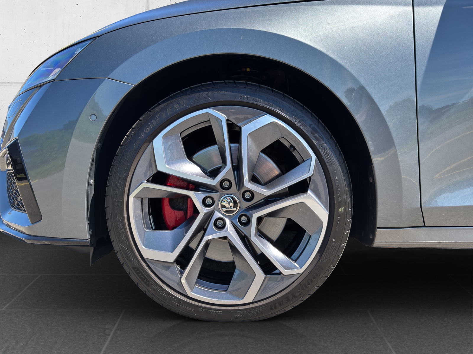 SKODA Octavia Combi 2.0 TSI DSG RS mit AHK, Standheizung & elektr. einstellbarer Fahrer- und Beifahrersitz-image-11