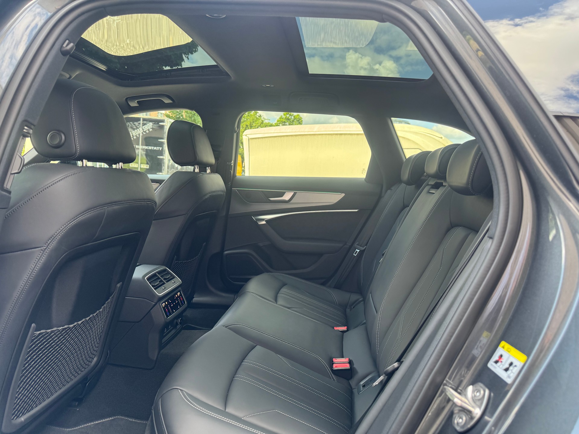 AUDI A6 Avant 55 TFSI S line quattro S-tronic*AHK*Standheizung*Panoramadach*-image-9