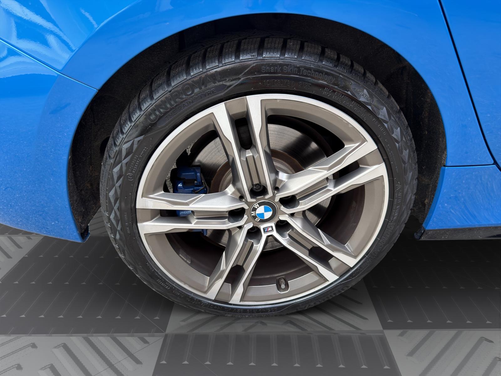 BMW M135i xDrive Steptronic-image-23