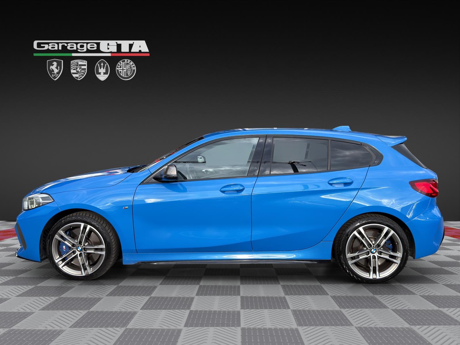 BMW M135i xDrive Steptronic-showroom-element-1