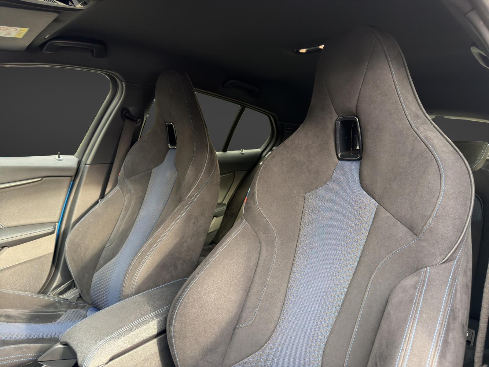 BMW M135i xDrive Steptronic-image-13
